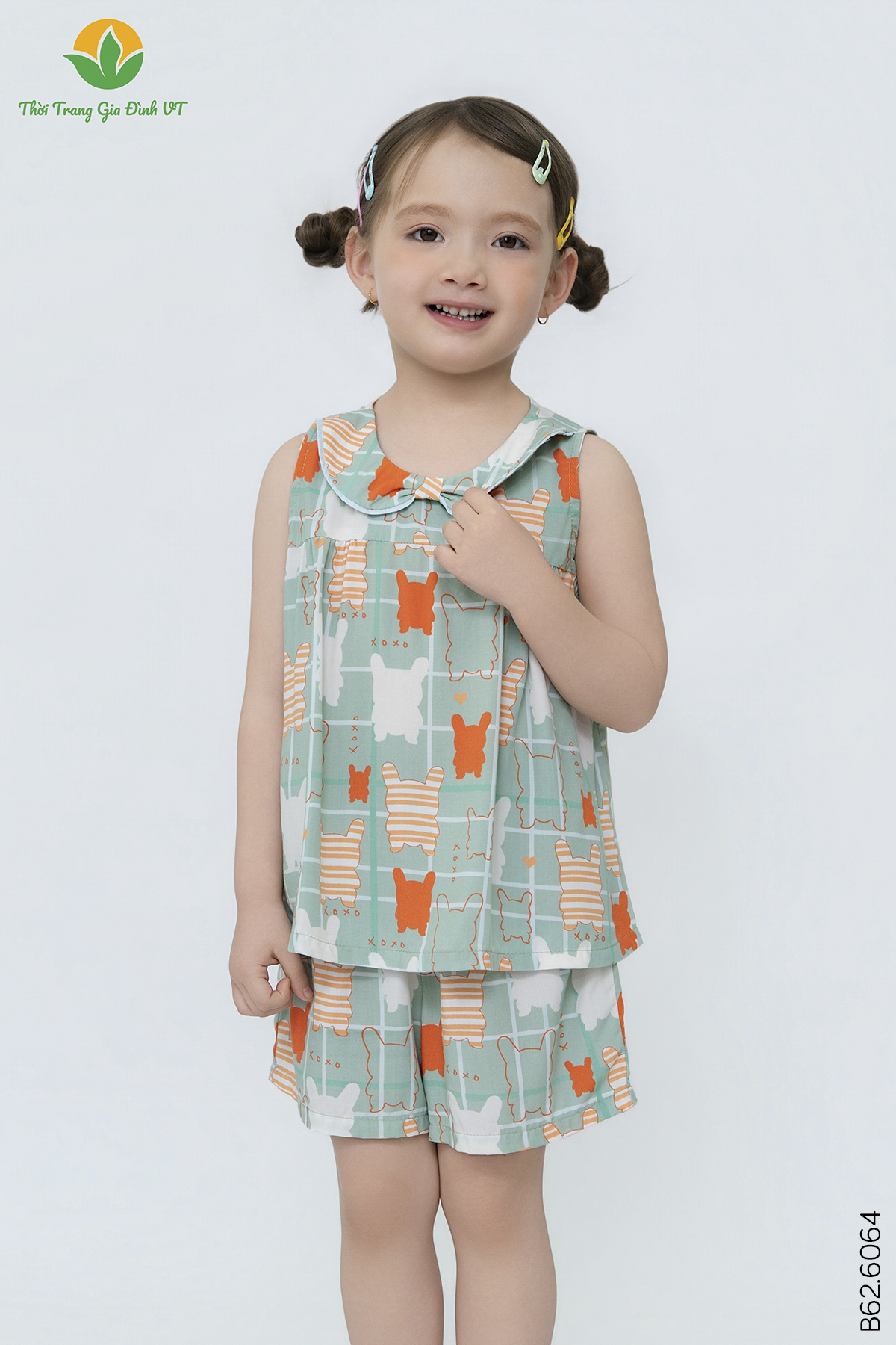 B62.6064. Bộ lanh bé gái quần đùi áo sát nách