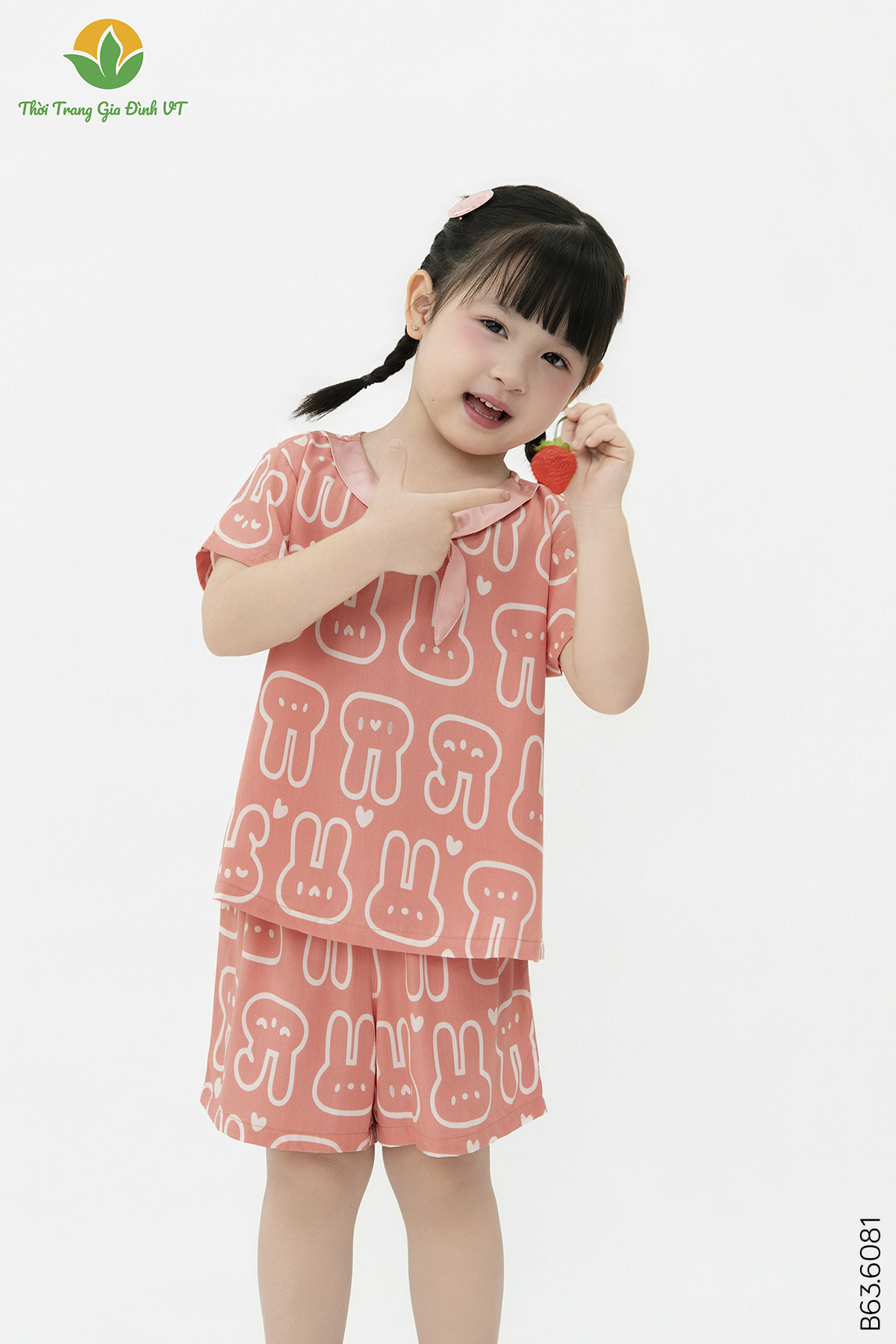 B63.6081. Bộ lanh bé gái quần đùi áo cộc tay