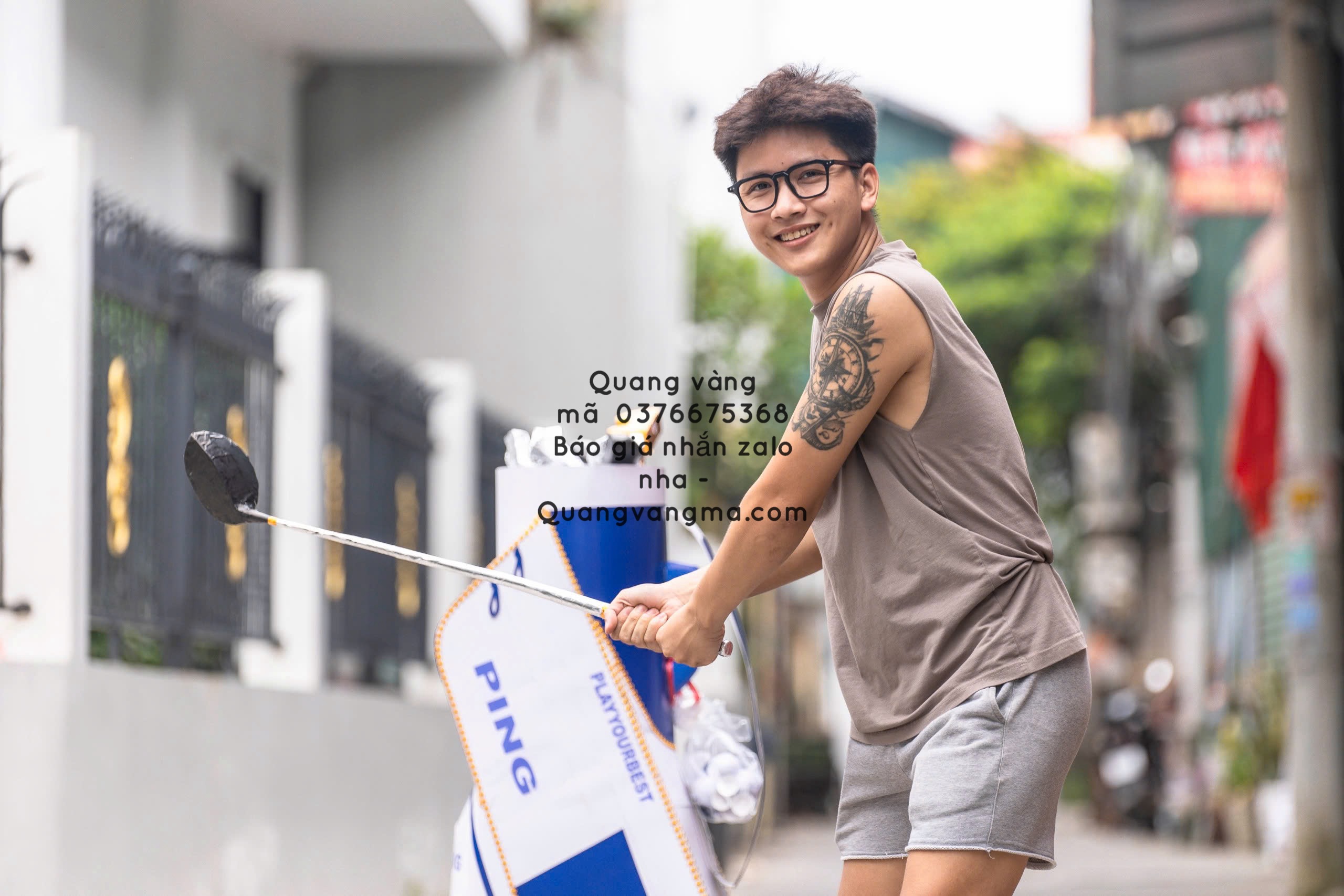 Bộ gậy golf trắng đỏ xanh