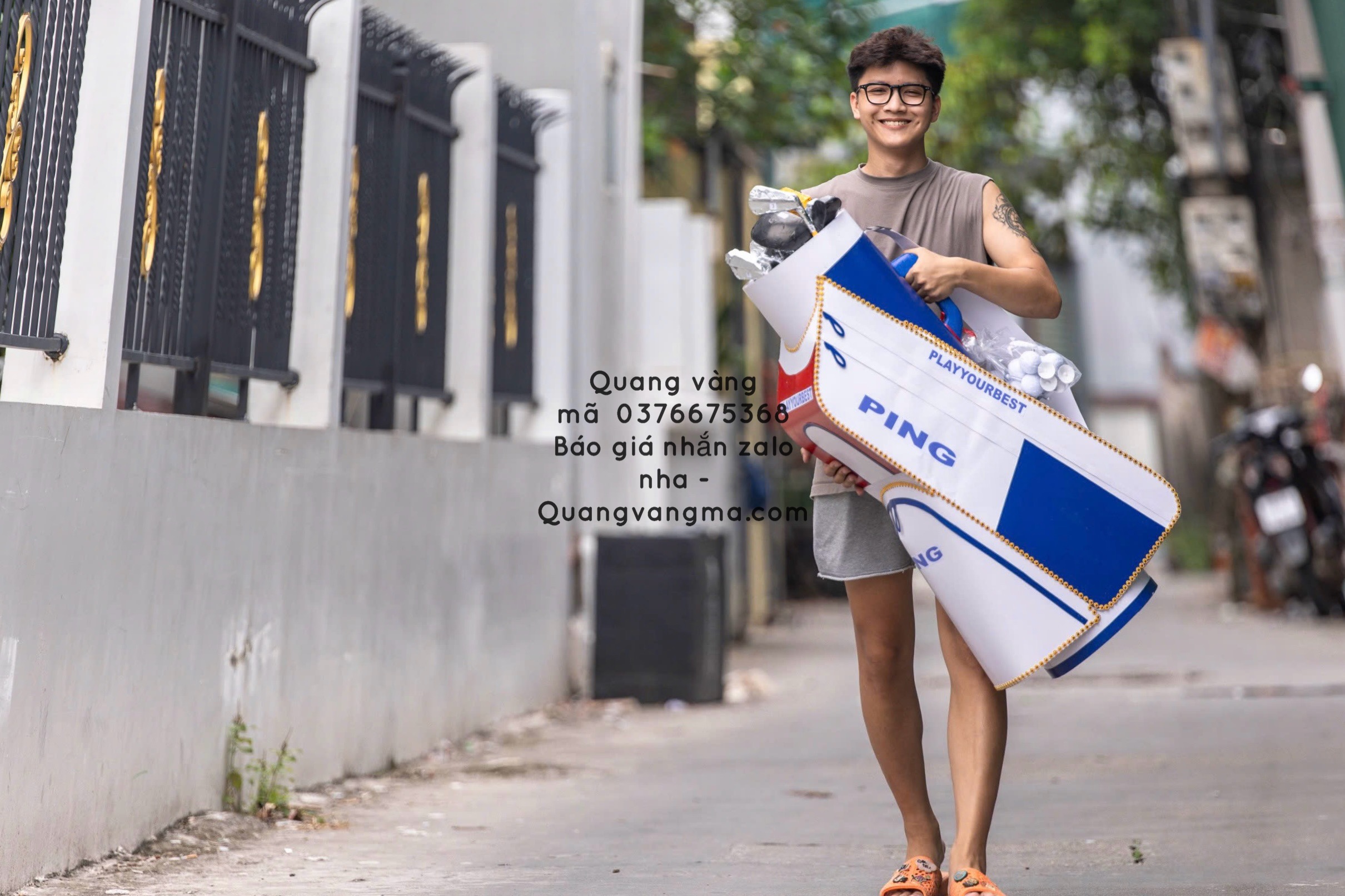 Bộ gậy golf trắng đỏ xanh