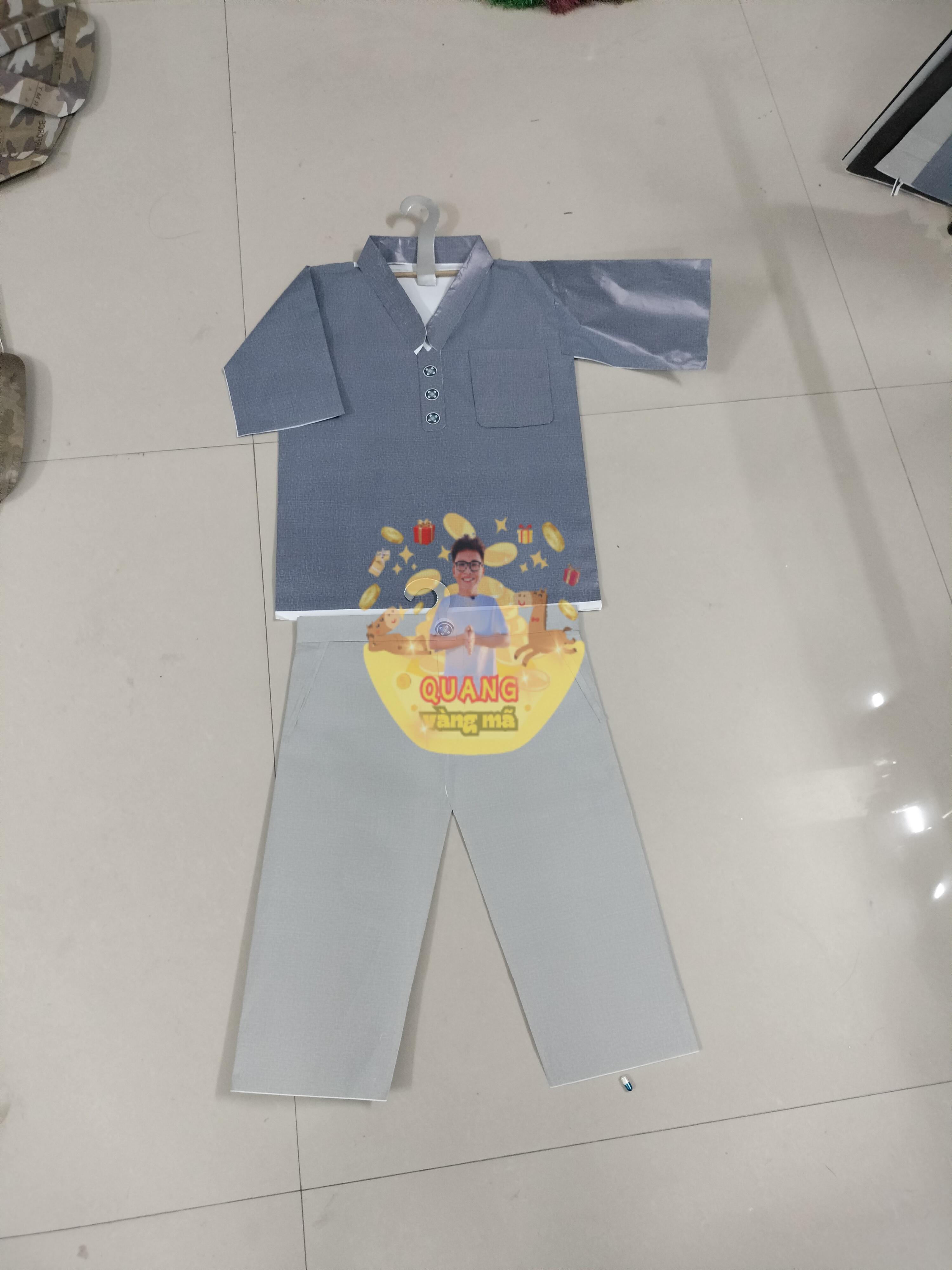 Bộ quần áo rằn ri và quần áo mặc ở nhà to dài rộng