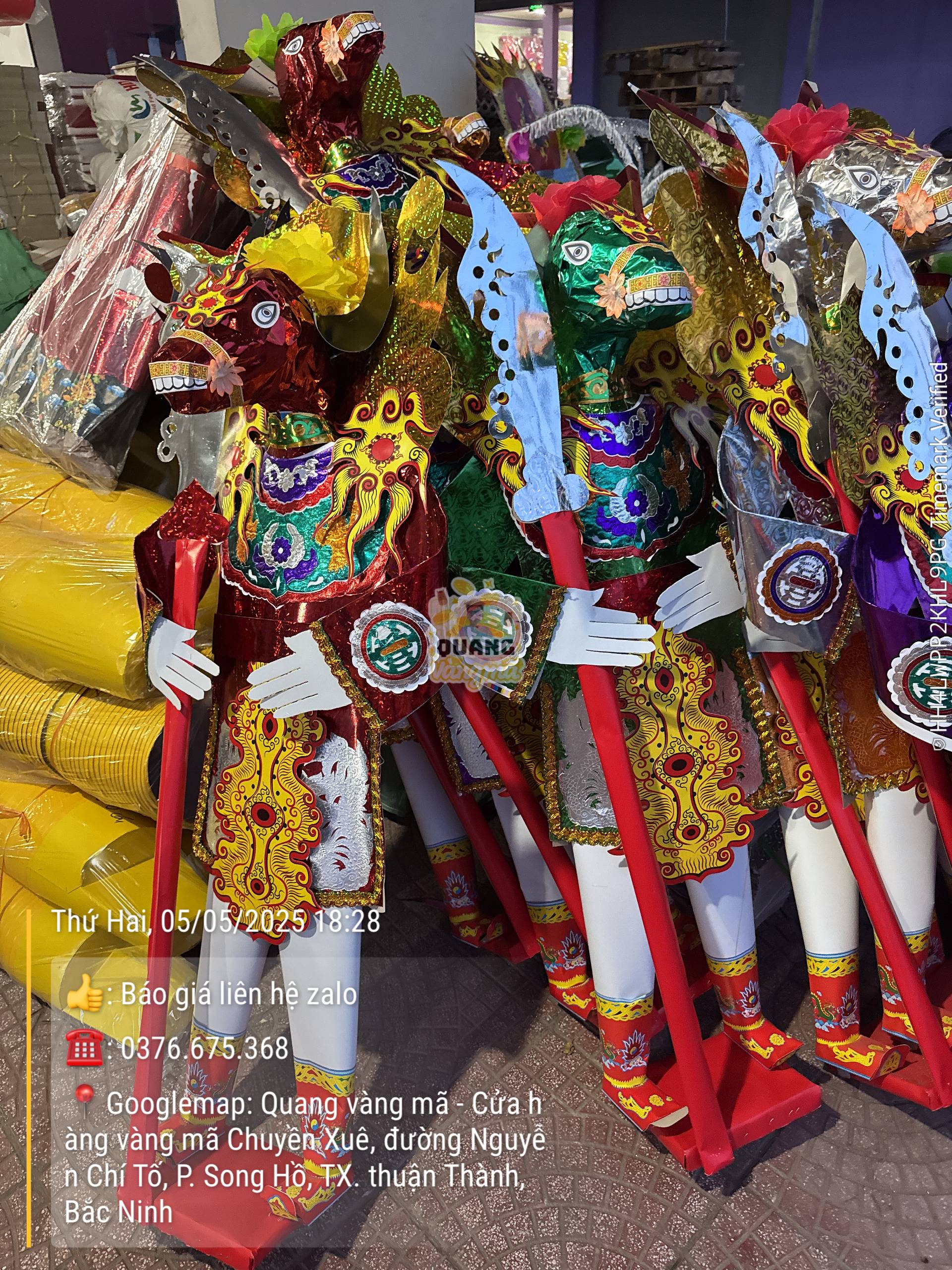 Đầu trâu mặt ngựa