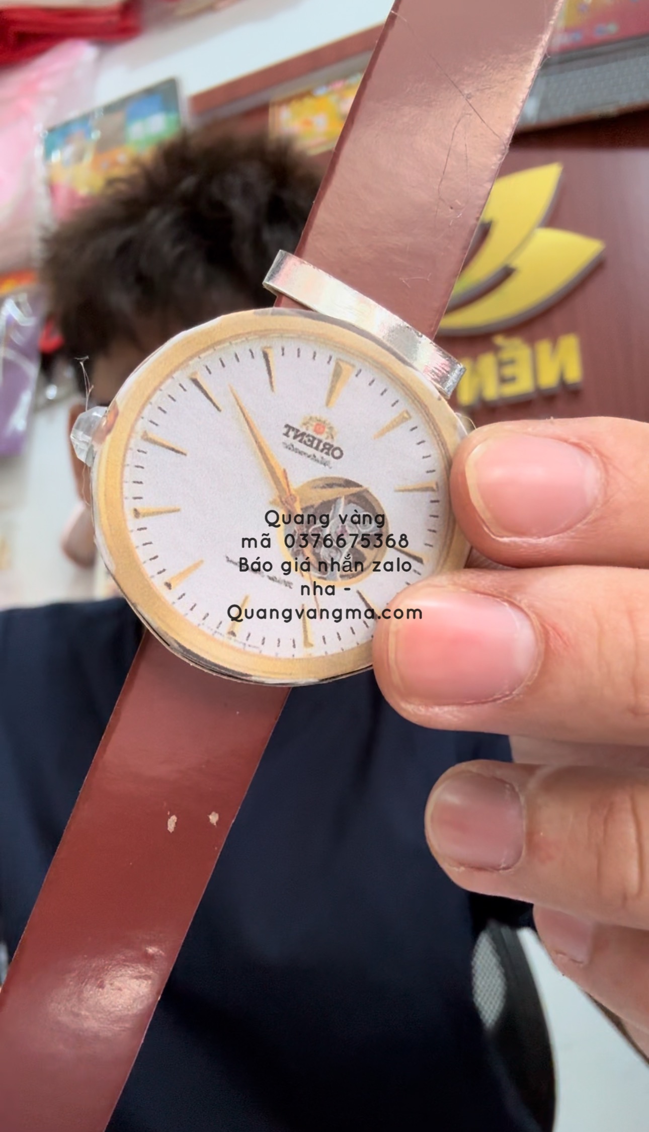 Đồng hồ thiết kế riêng