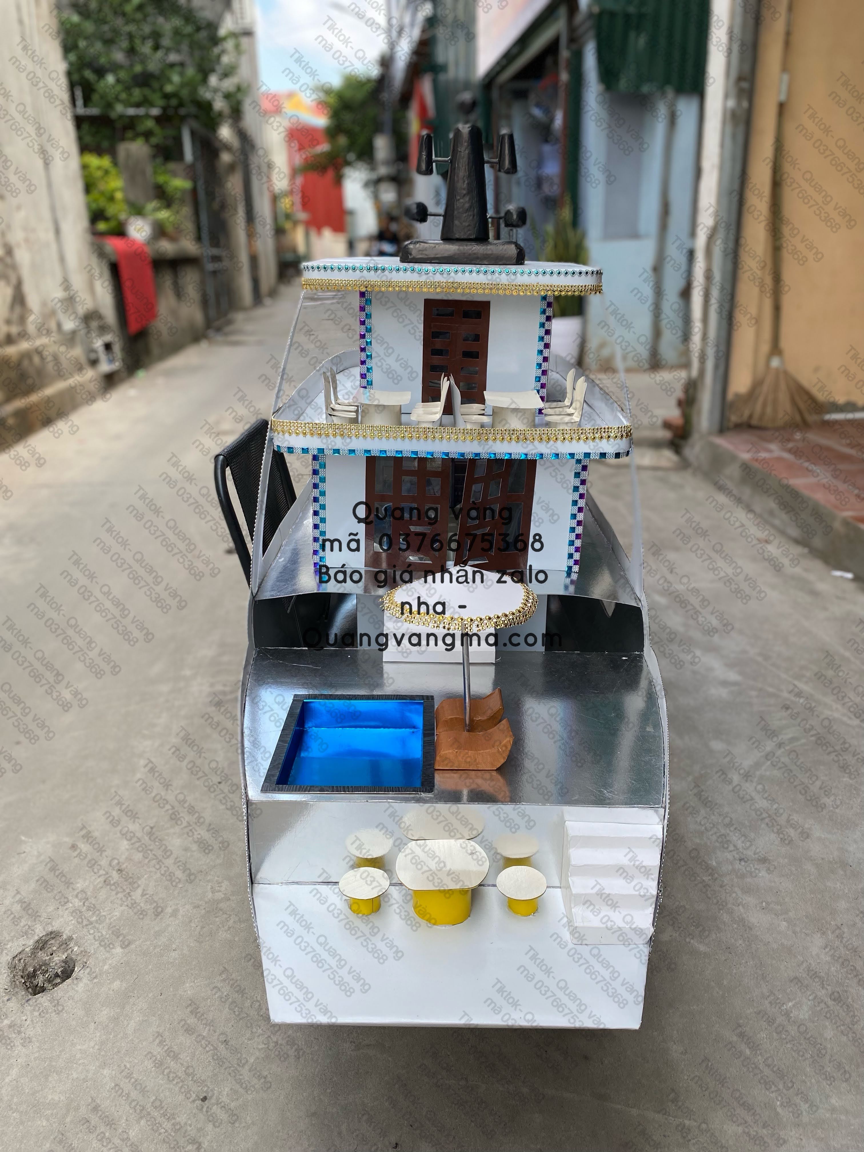 Du thuyền VIPS