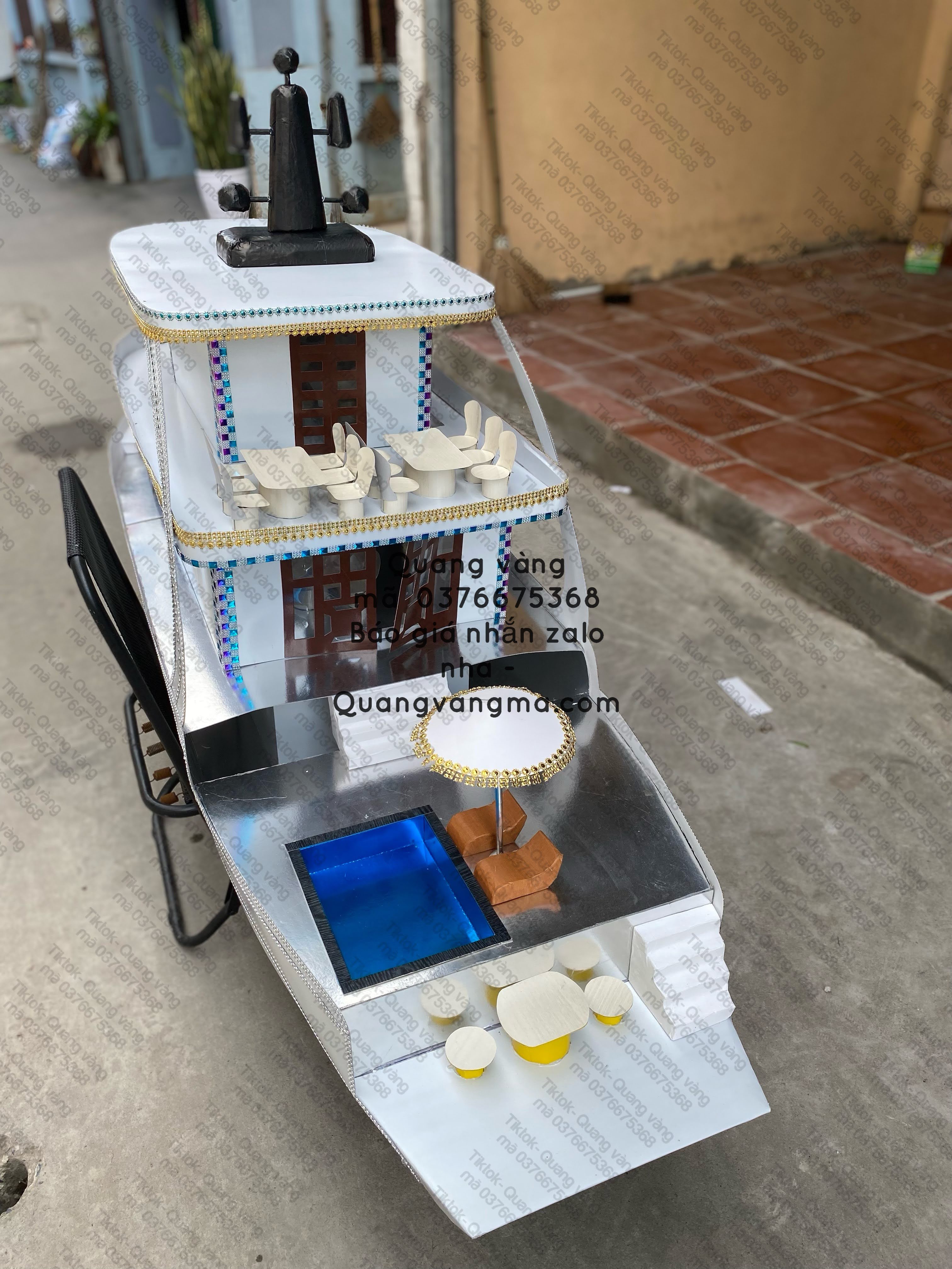 Du thuyền VIPS