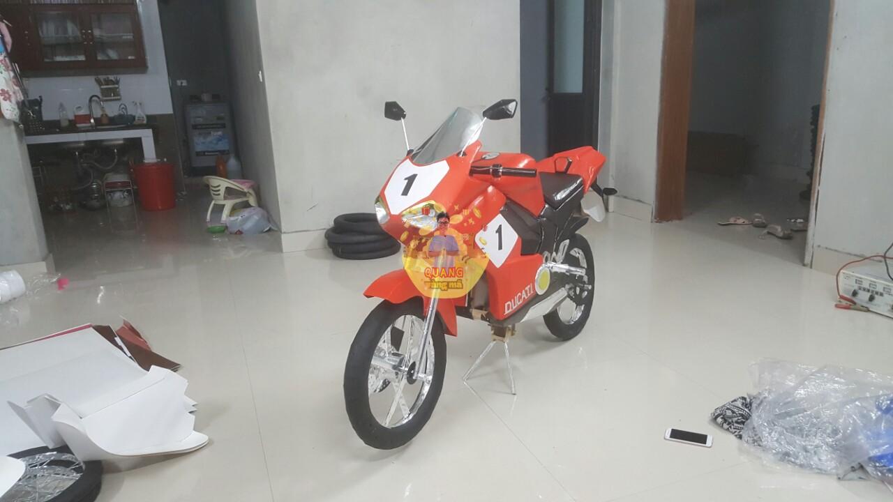 Ducati 1