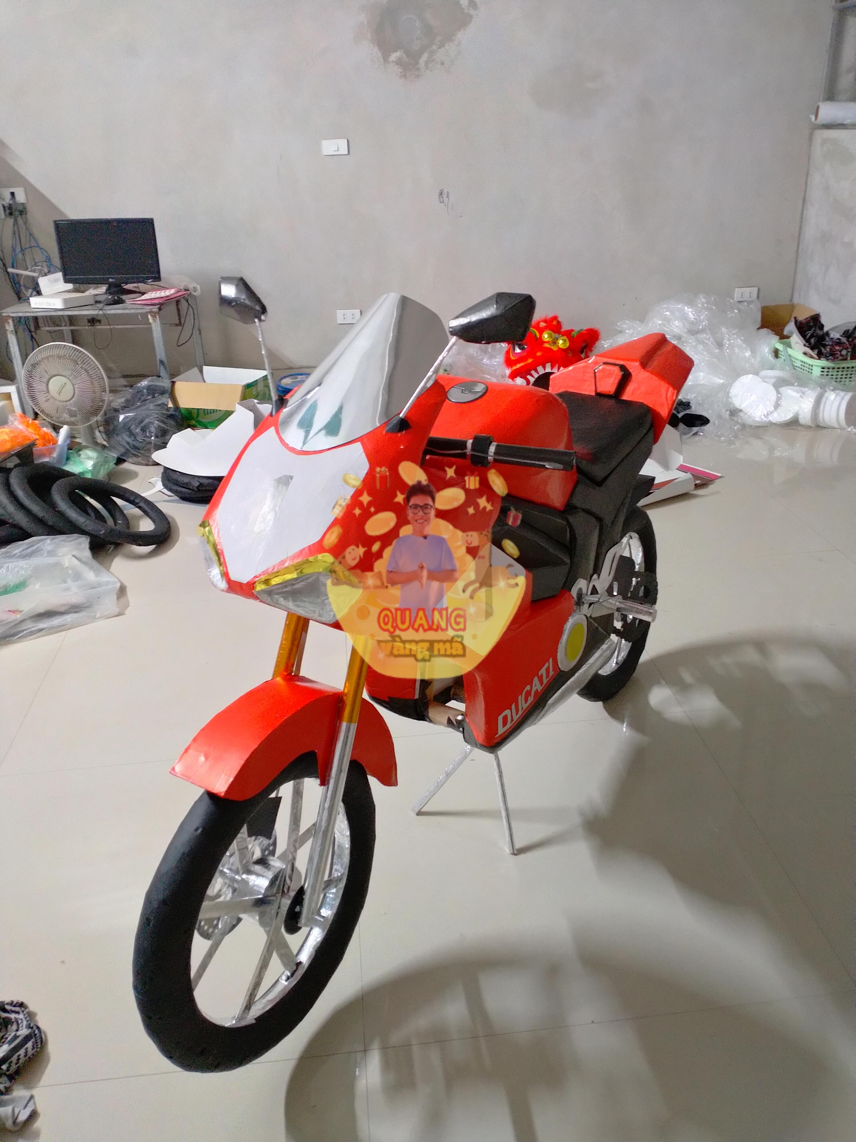 Ducati 1 màu đỏ mới