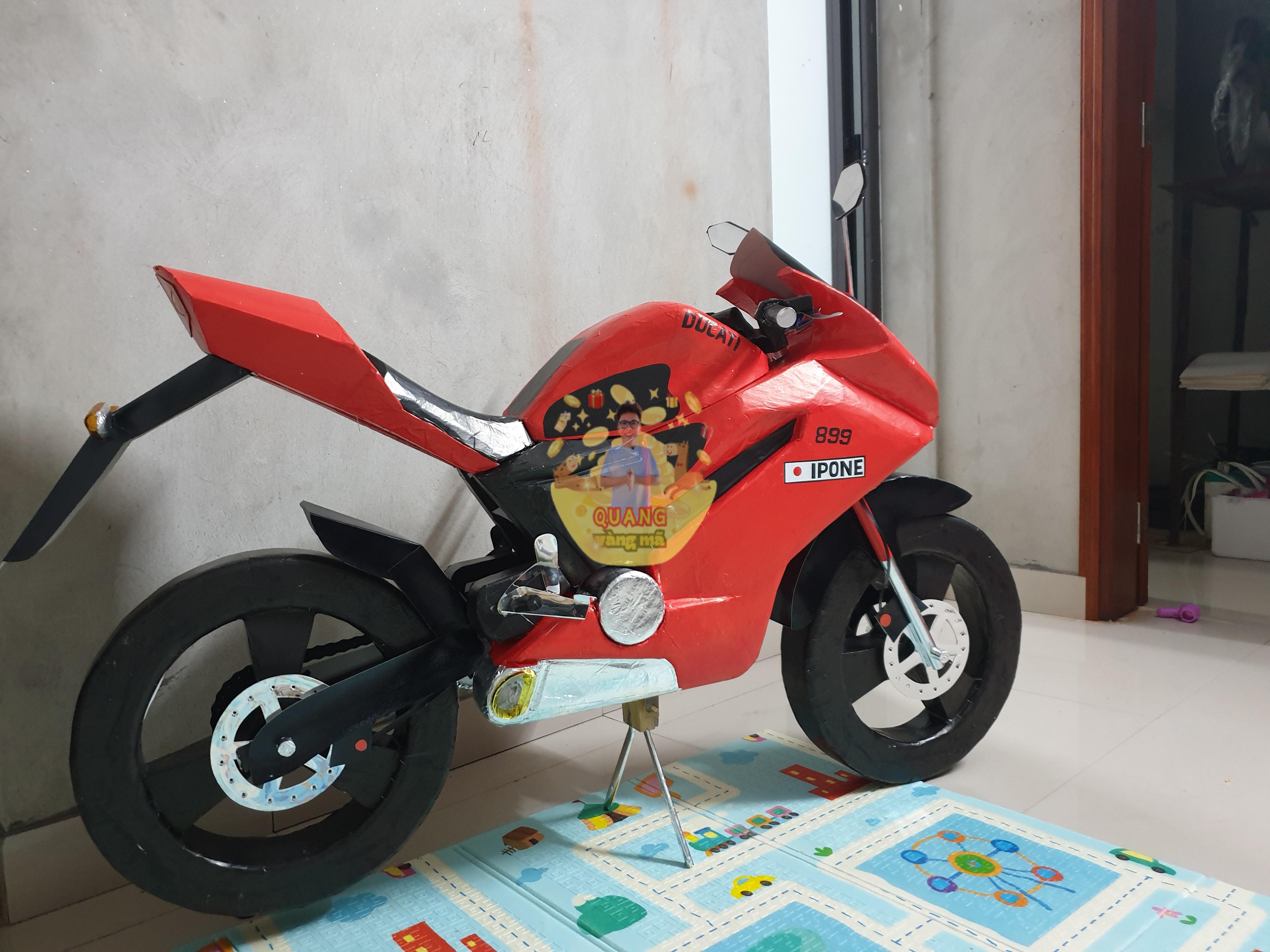 Ducati 899