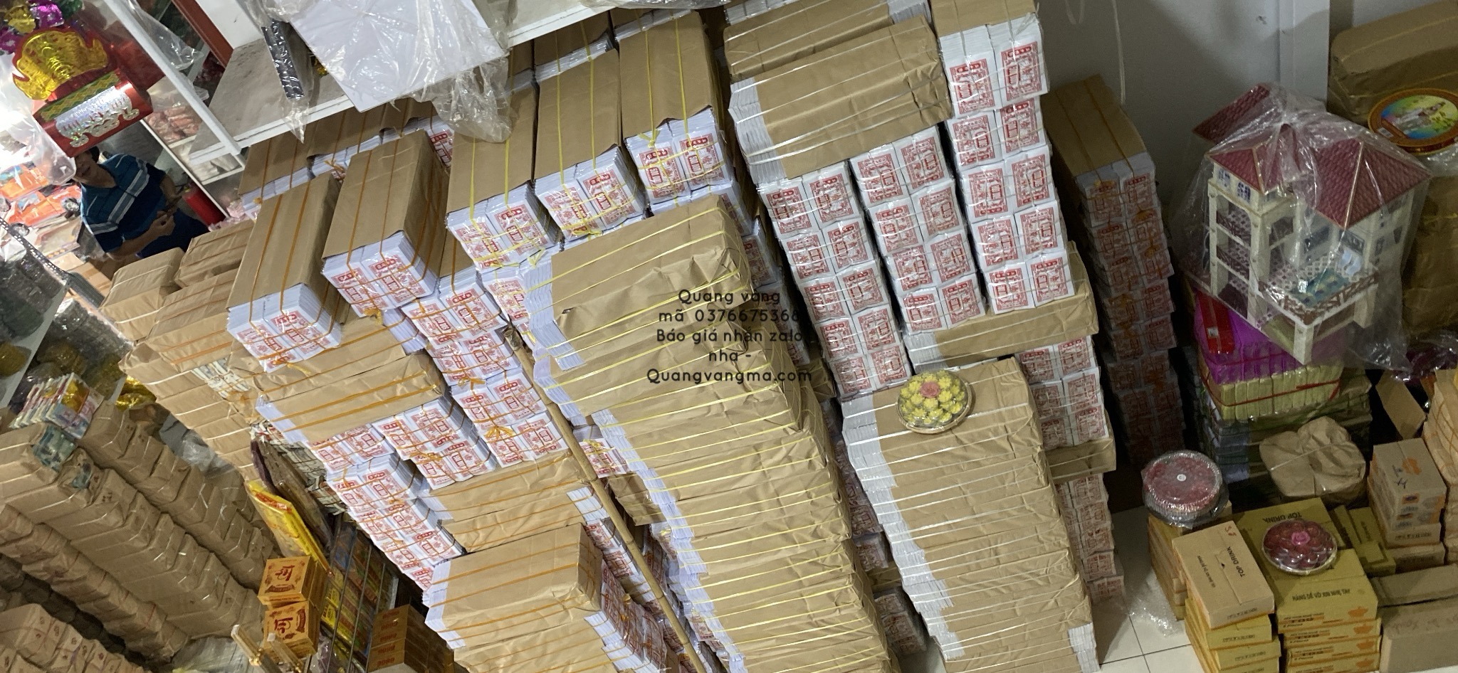 Hình ảnh cửa hàng quang vàng mã