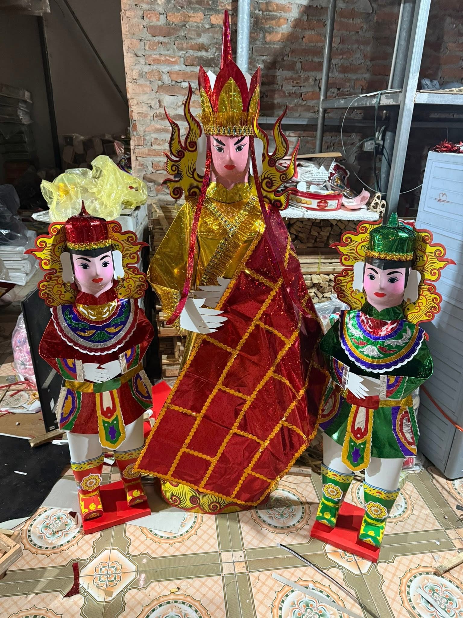 Hình nhân sư phụ và 2 trò