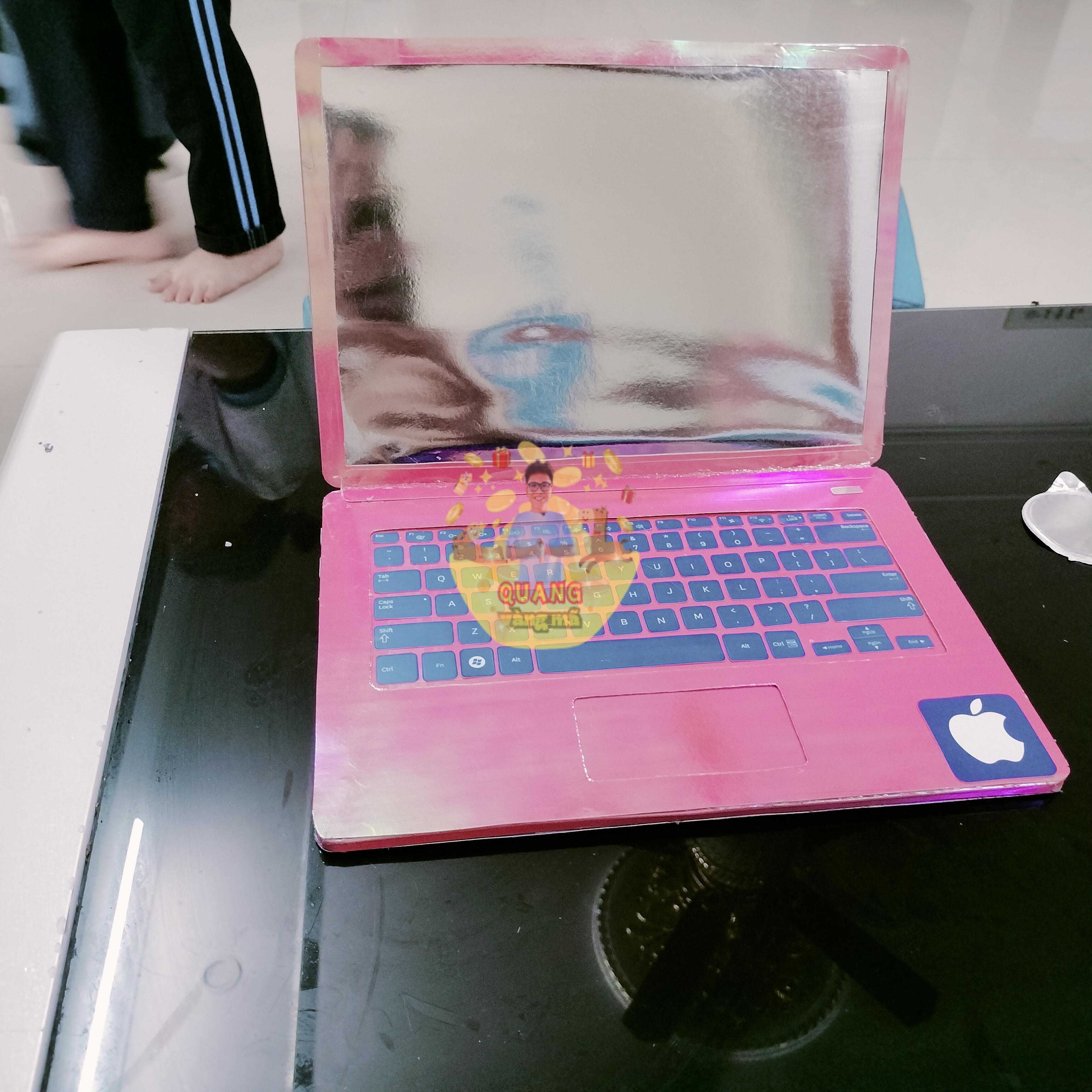 LAPTOP APPLE