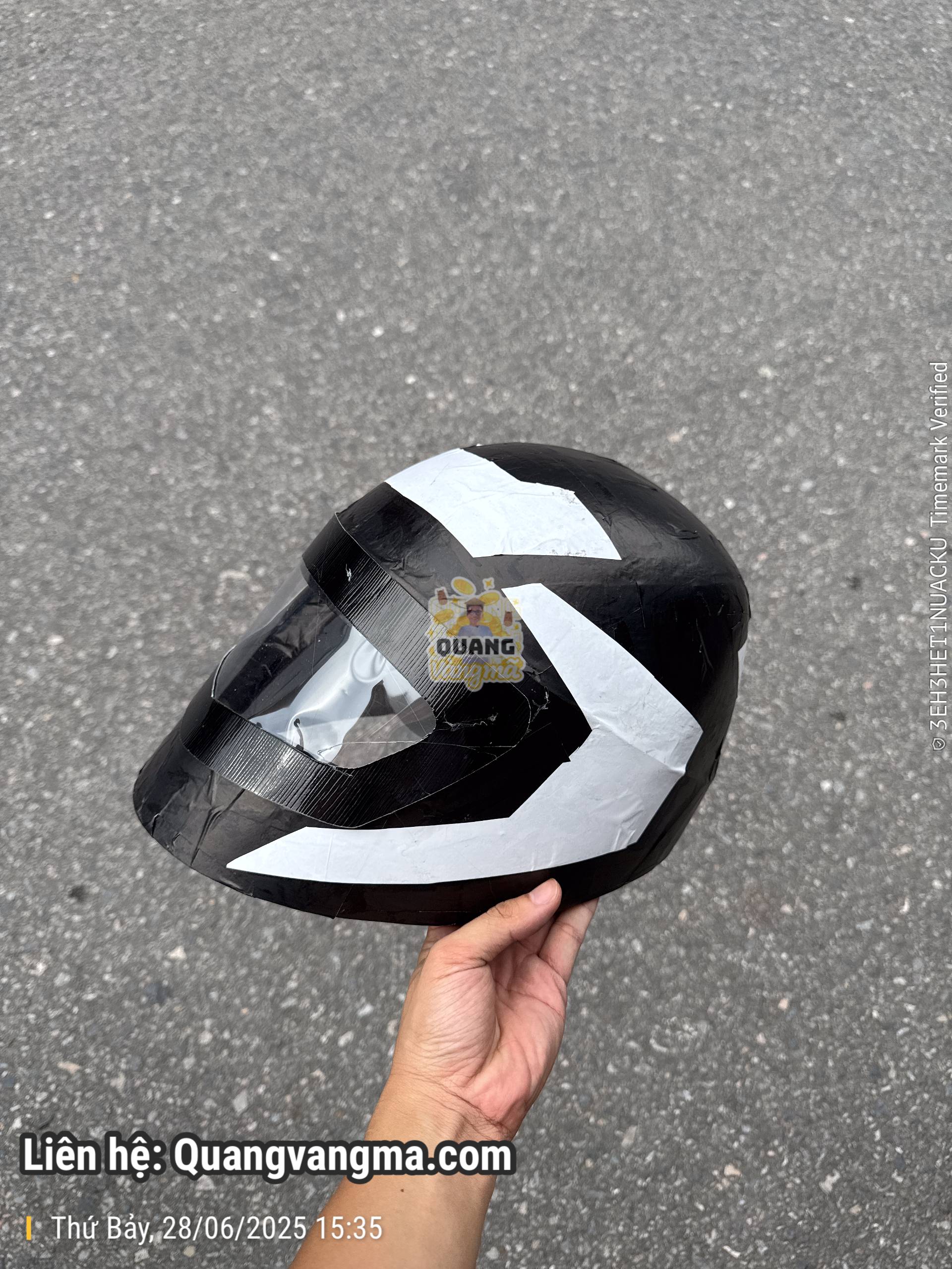 Mũ bảo hiểm có cằm