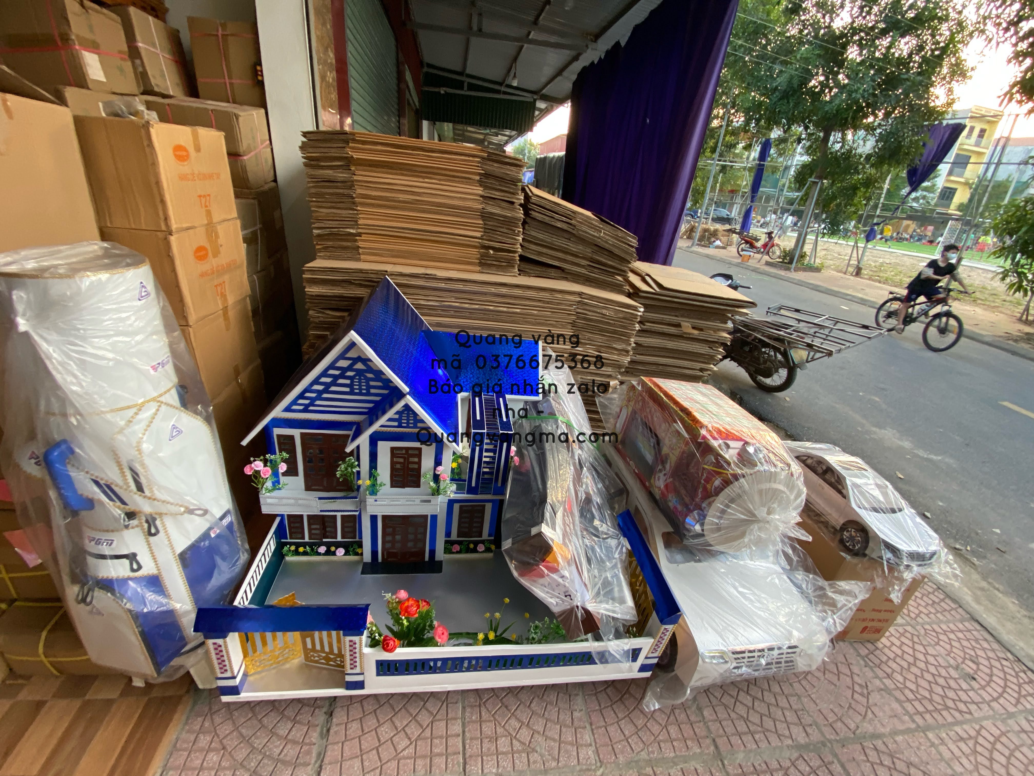 NHÀ LẦU 3 TẦNG BỘ GÔN XE LX 570