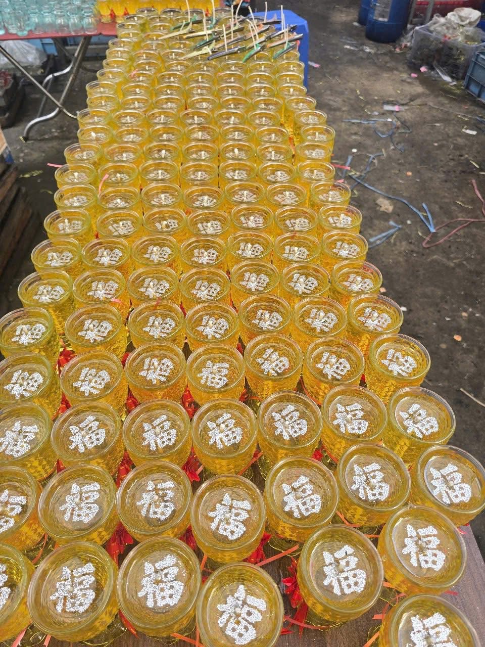 Nến t01