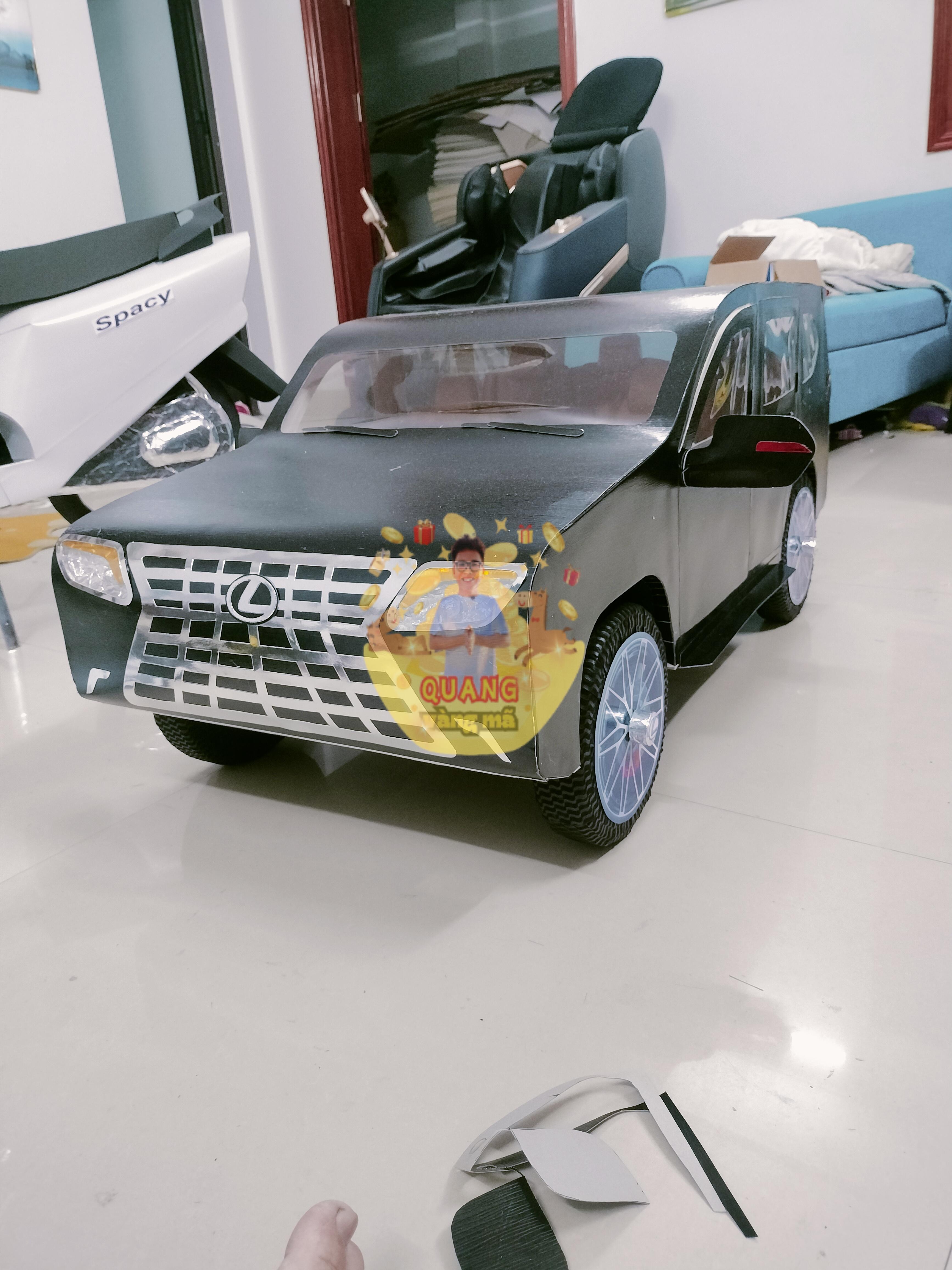 Ô TÔ ĐEN LEXUS