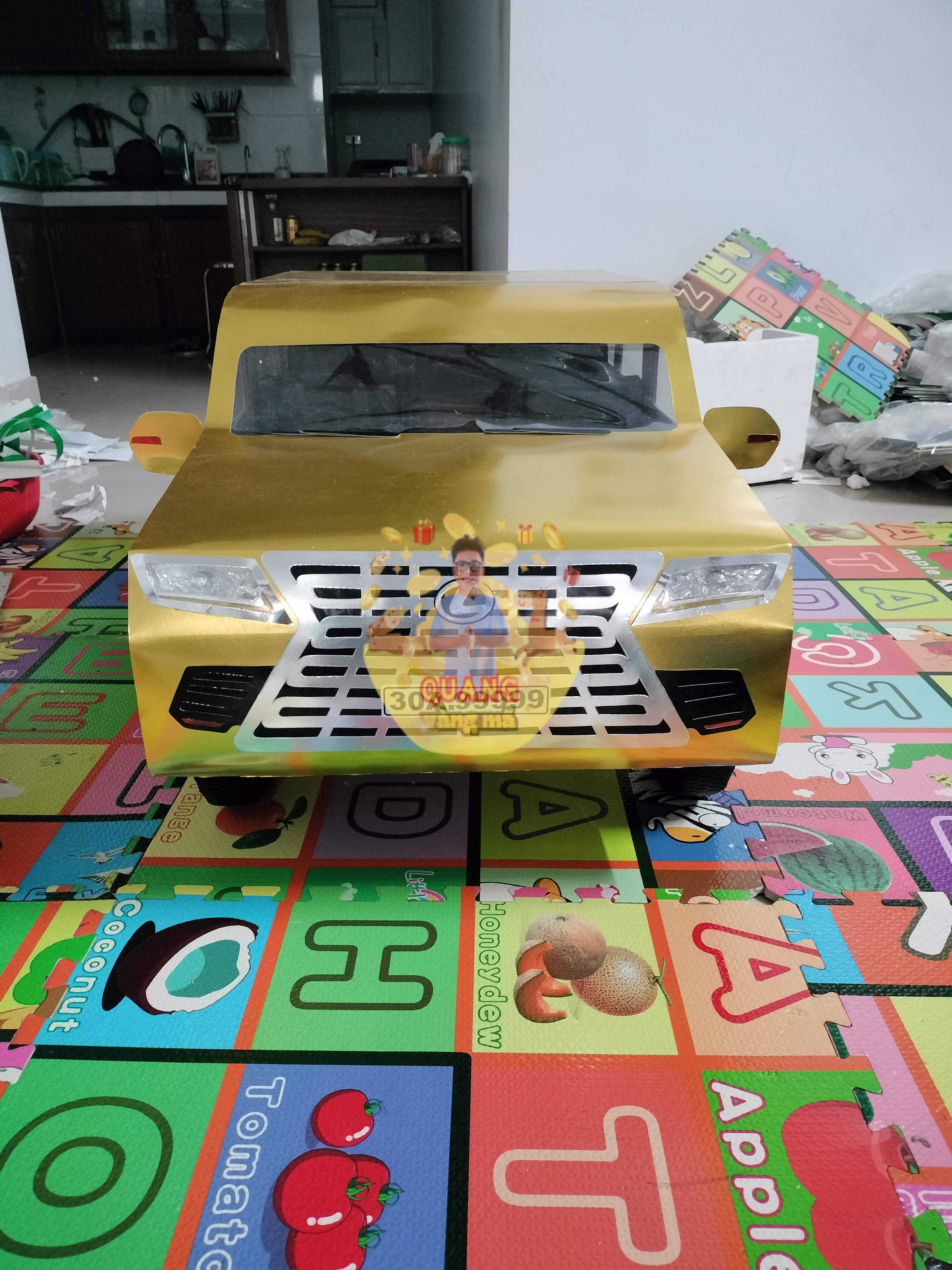 Ô TÔ LEXUS VÀNG