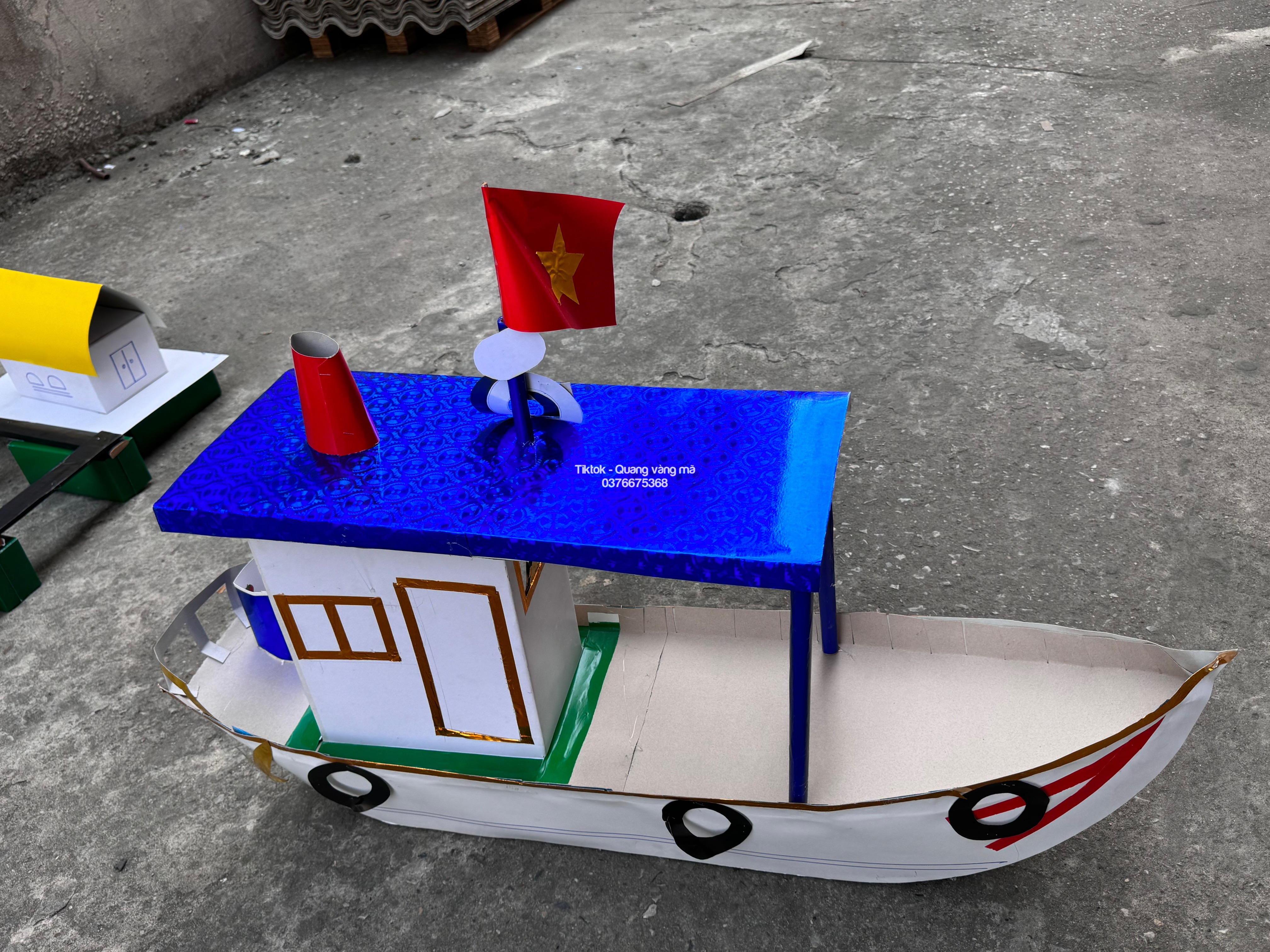 Thuyền thu hoạch cá thuyền kéo cá