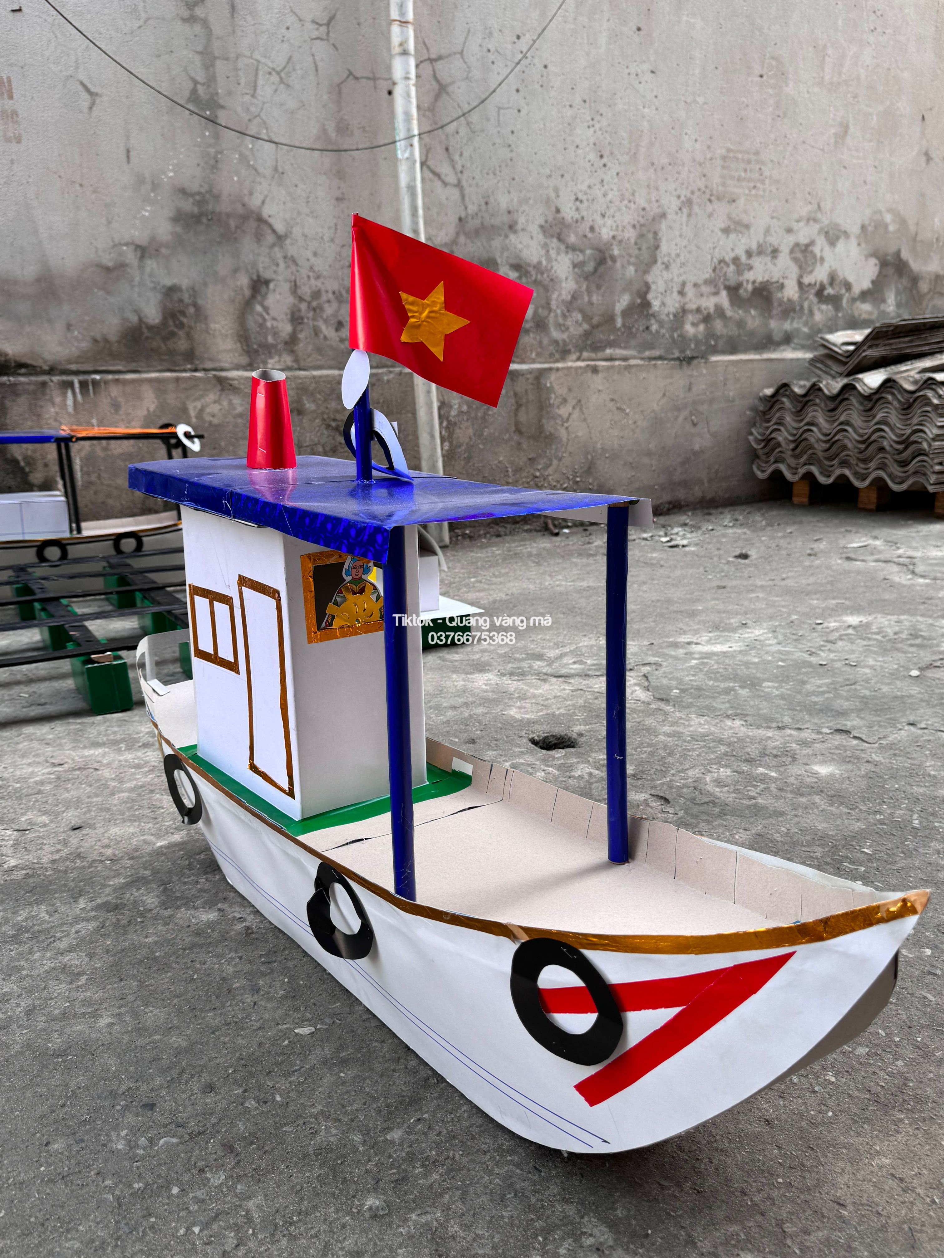 Thuyền thu hoạch cá thuyền kéo cá