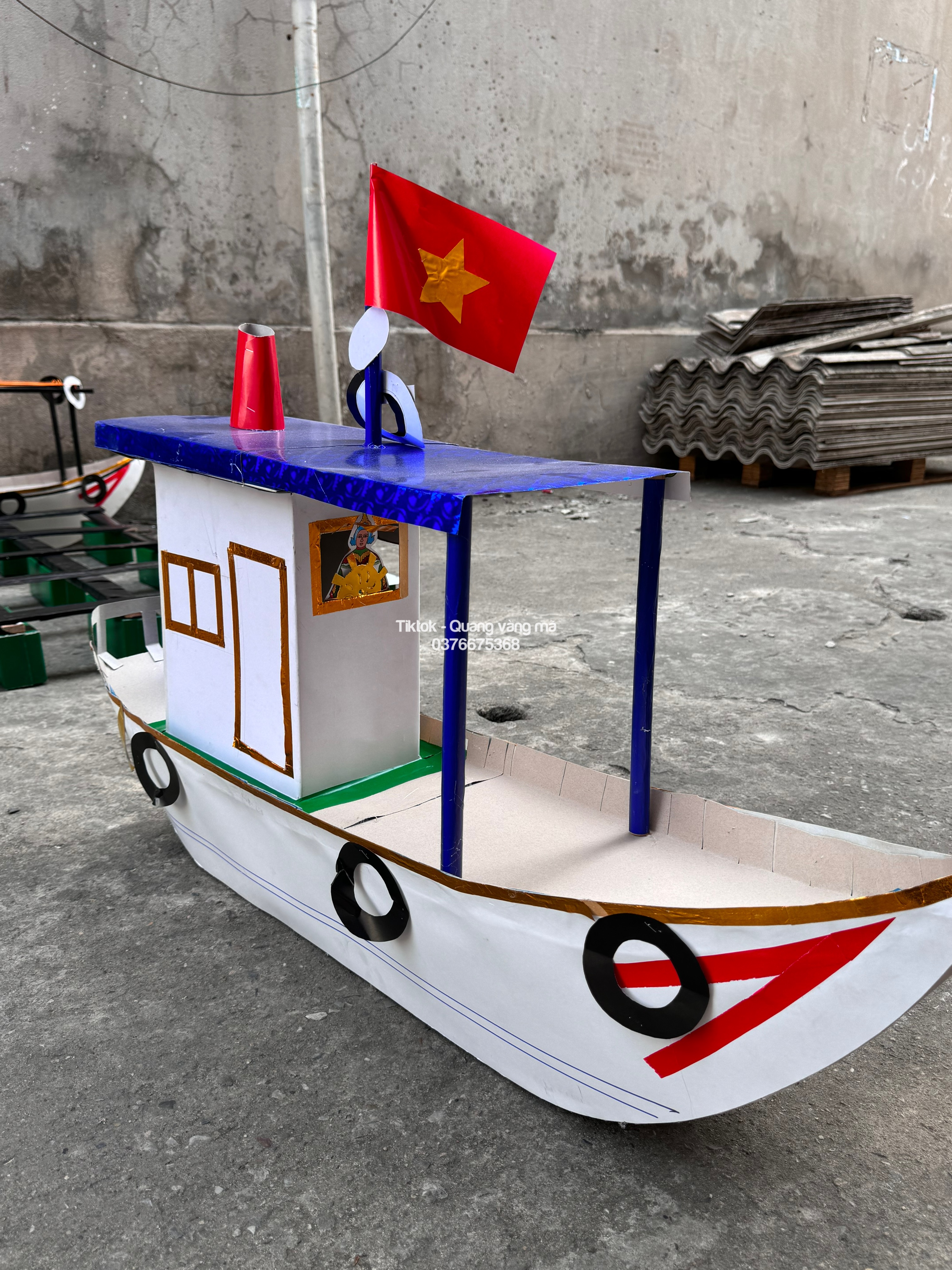 Thuyền thu hoạch cá thuyền kéo cá