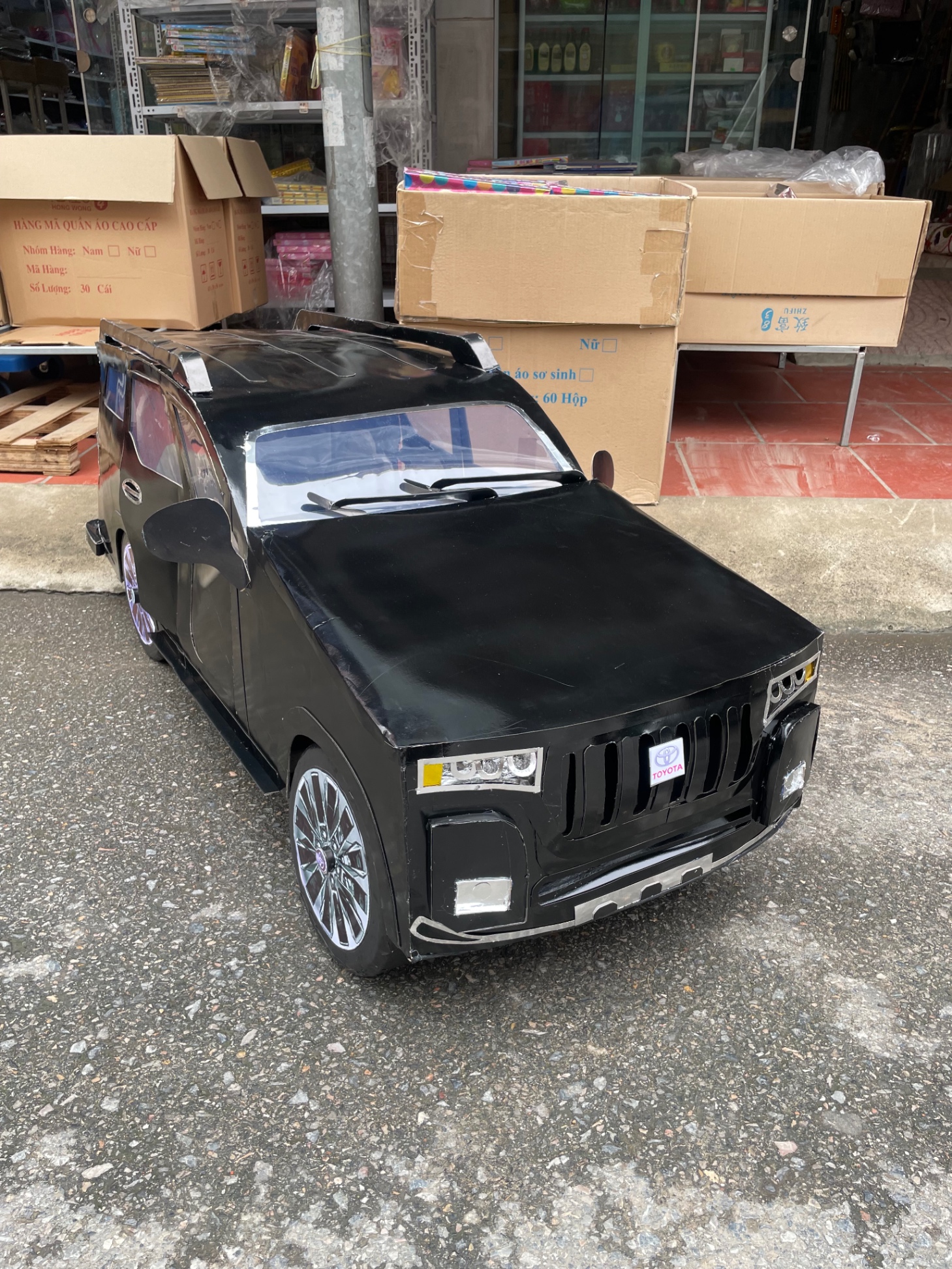 Toyota prado đen 2026