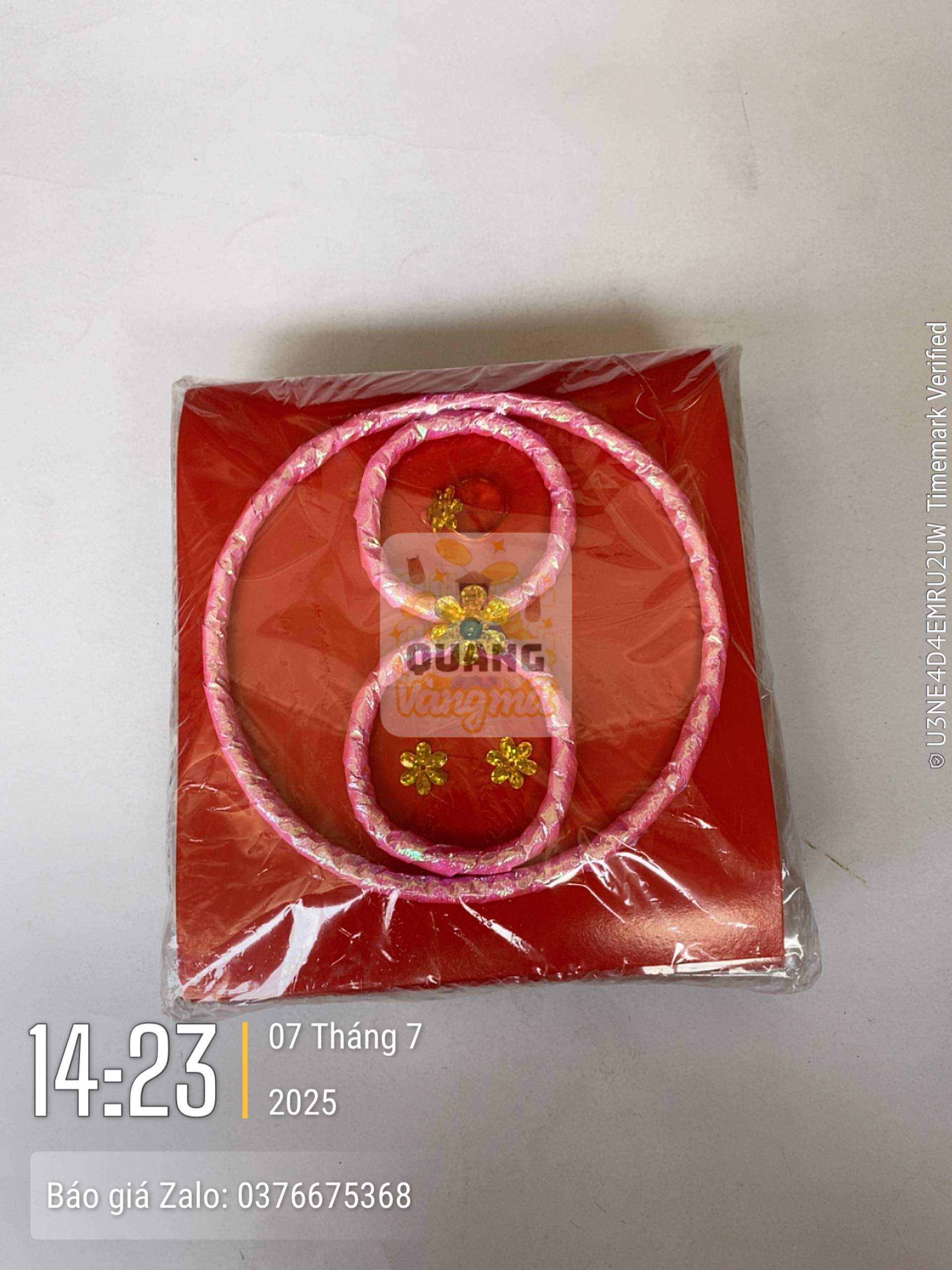 Trang sức thường.