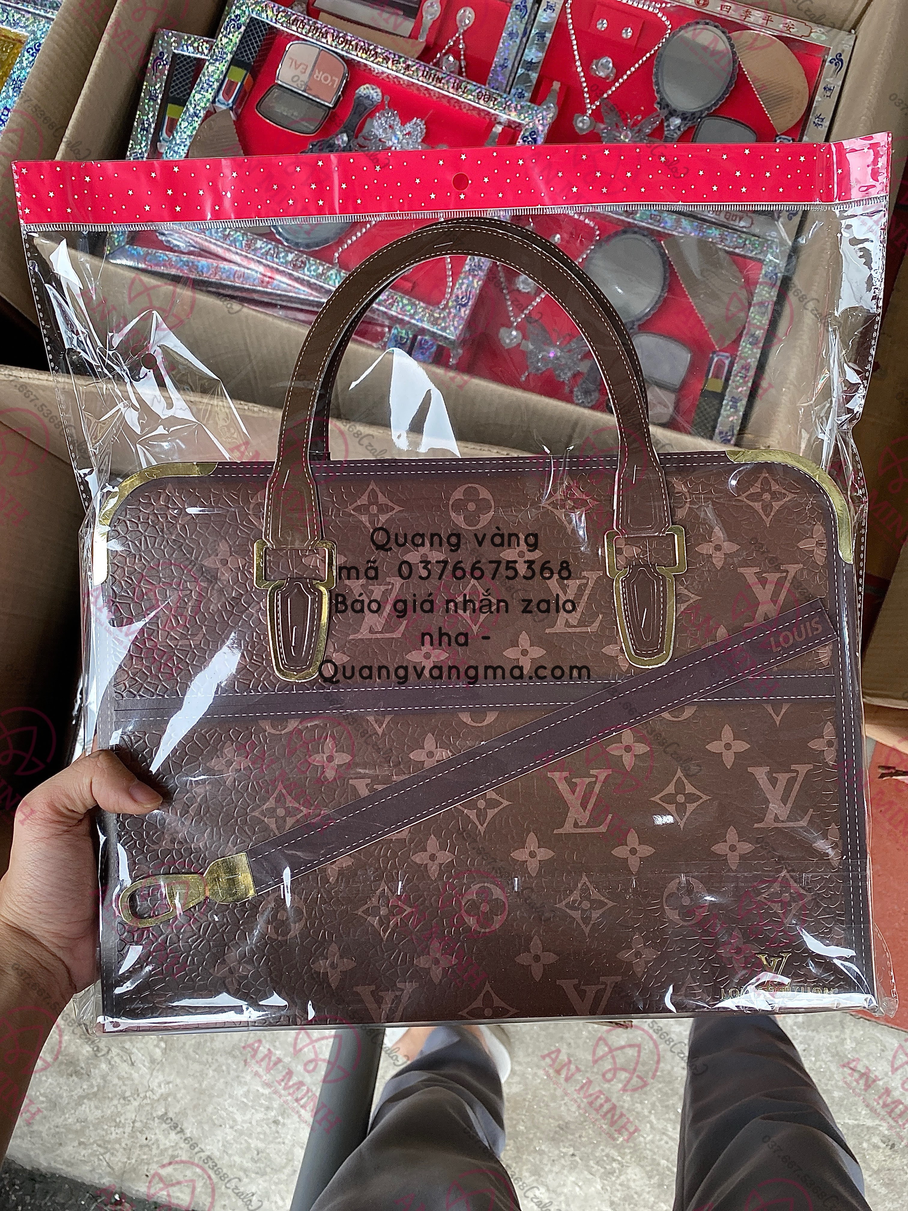 Túi xách nam sịn LV