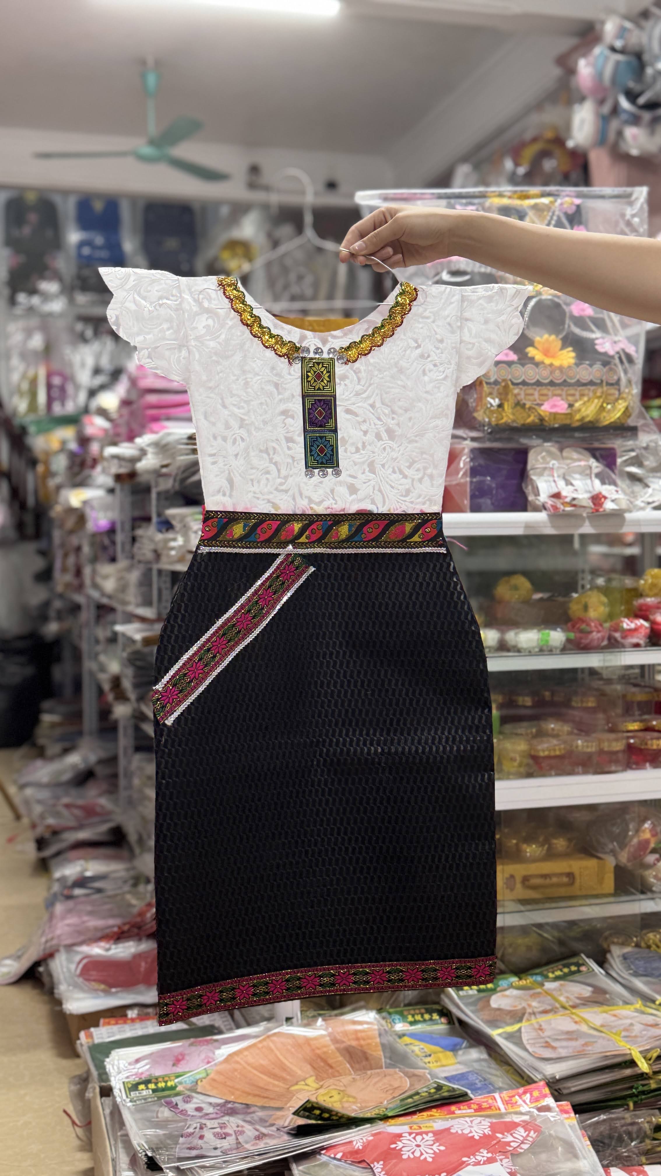 VÁY DÂN TỘC