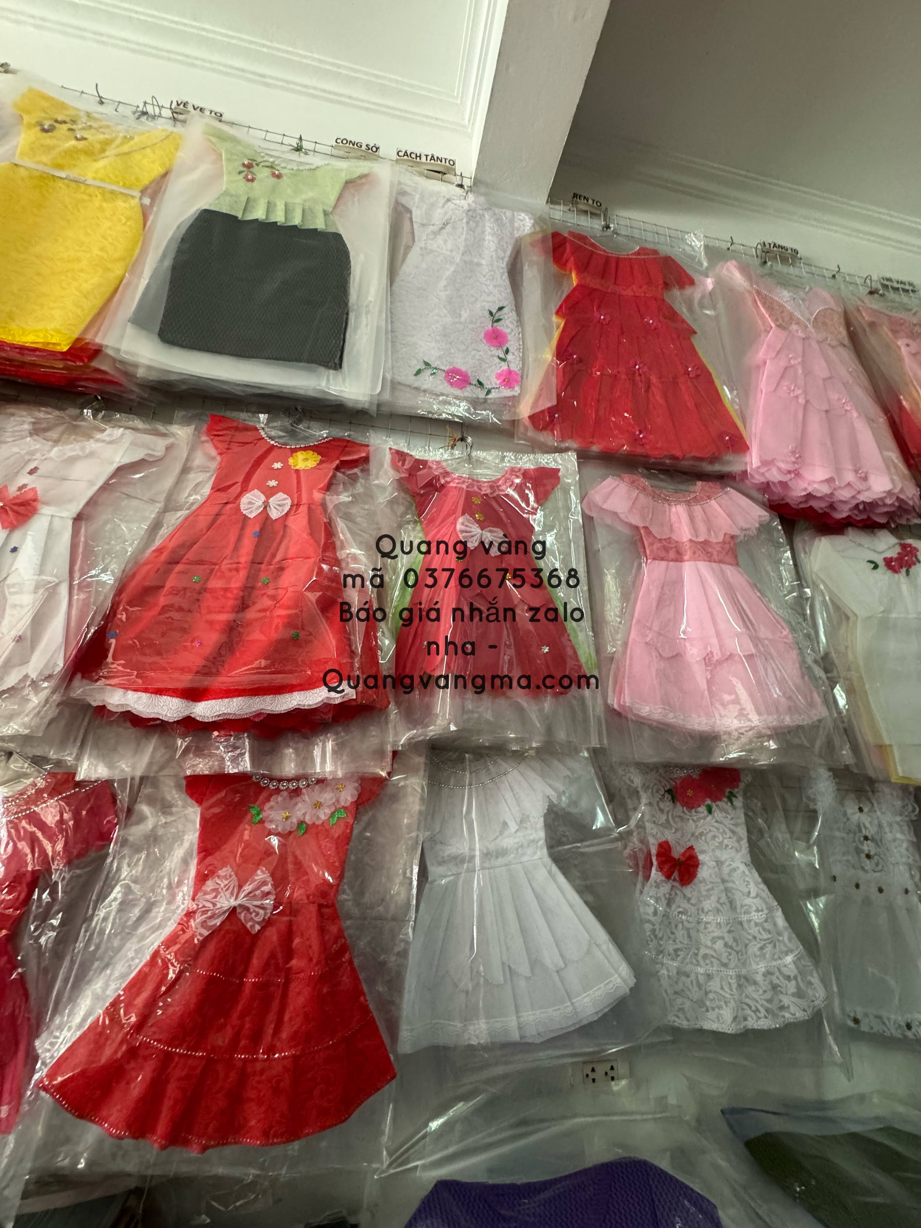 VÁY MÓC TREO SỊN