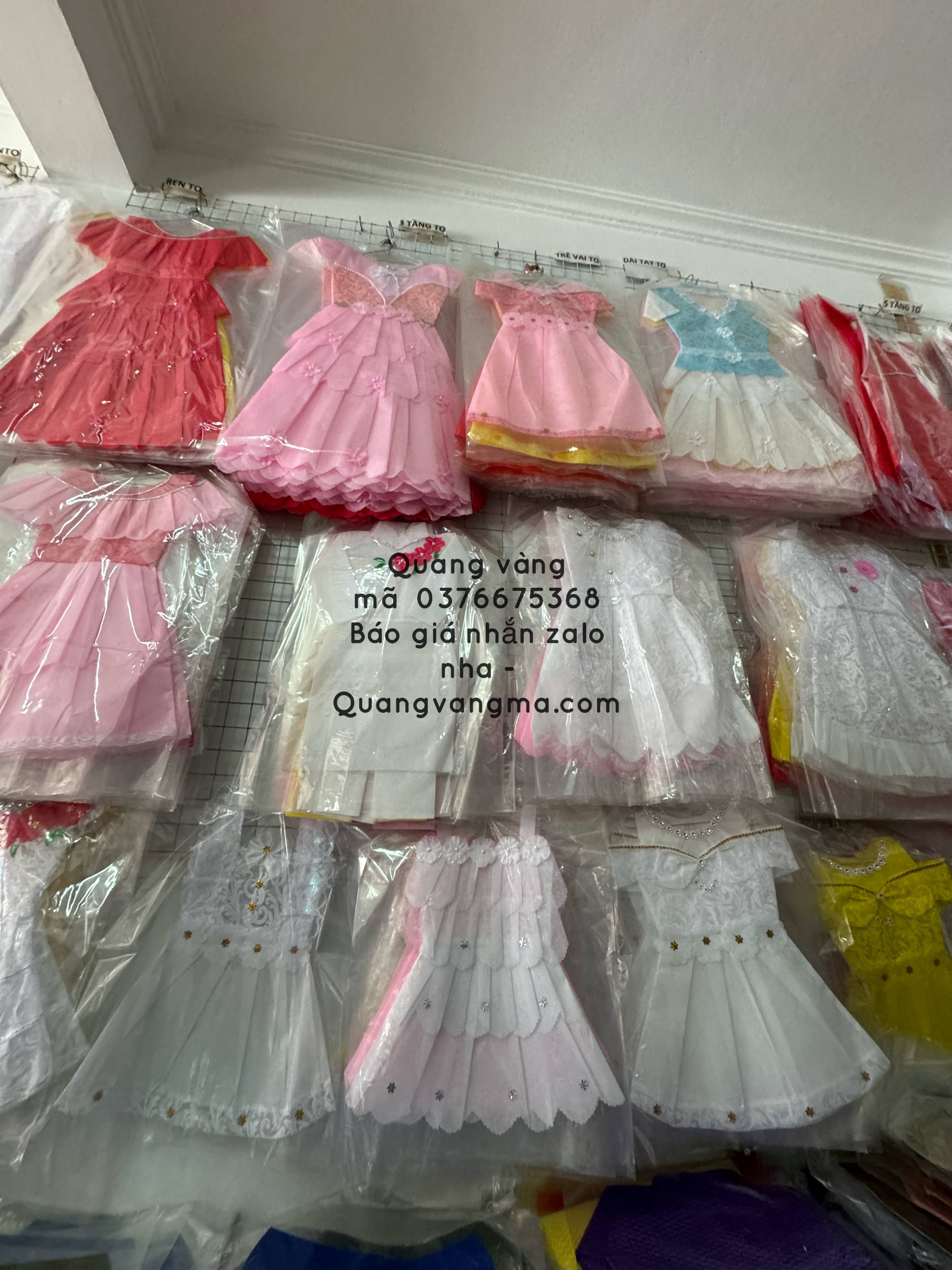 VÁY MÓC TREO SỊN