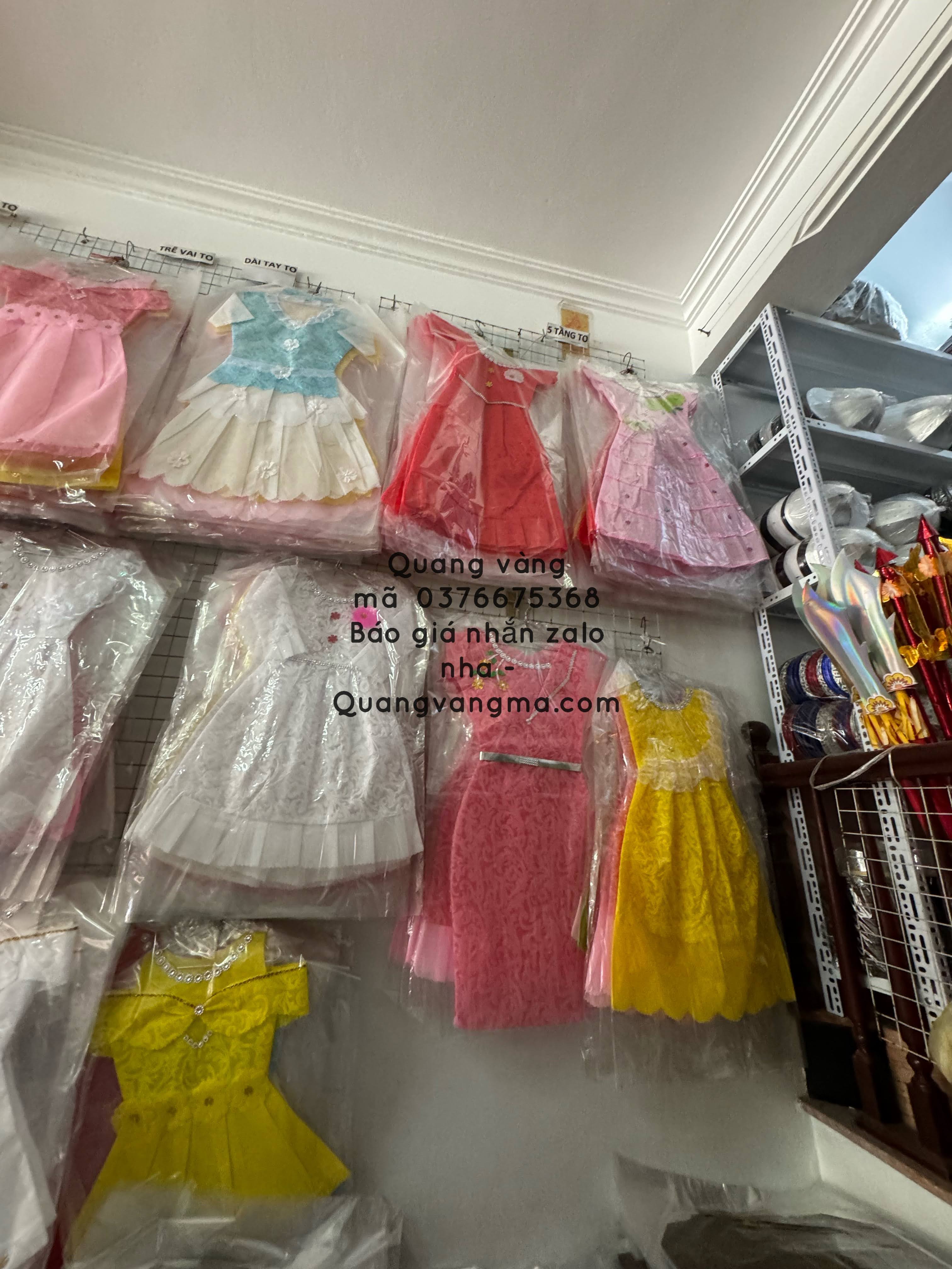 VÁY MÓC TREO SỊN
