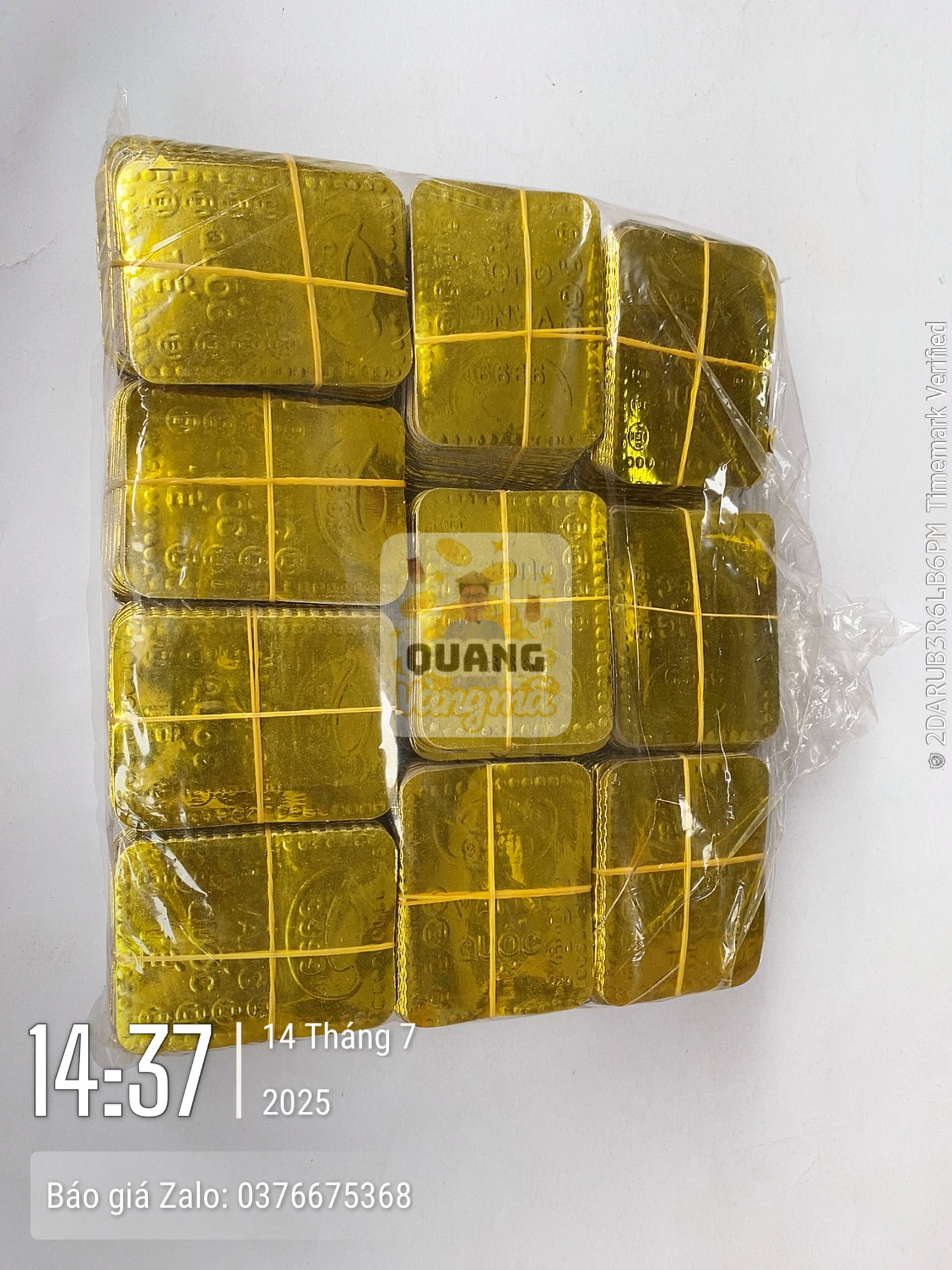 Vàng tổng hợp