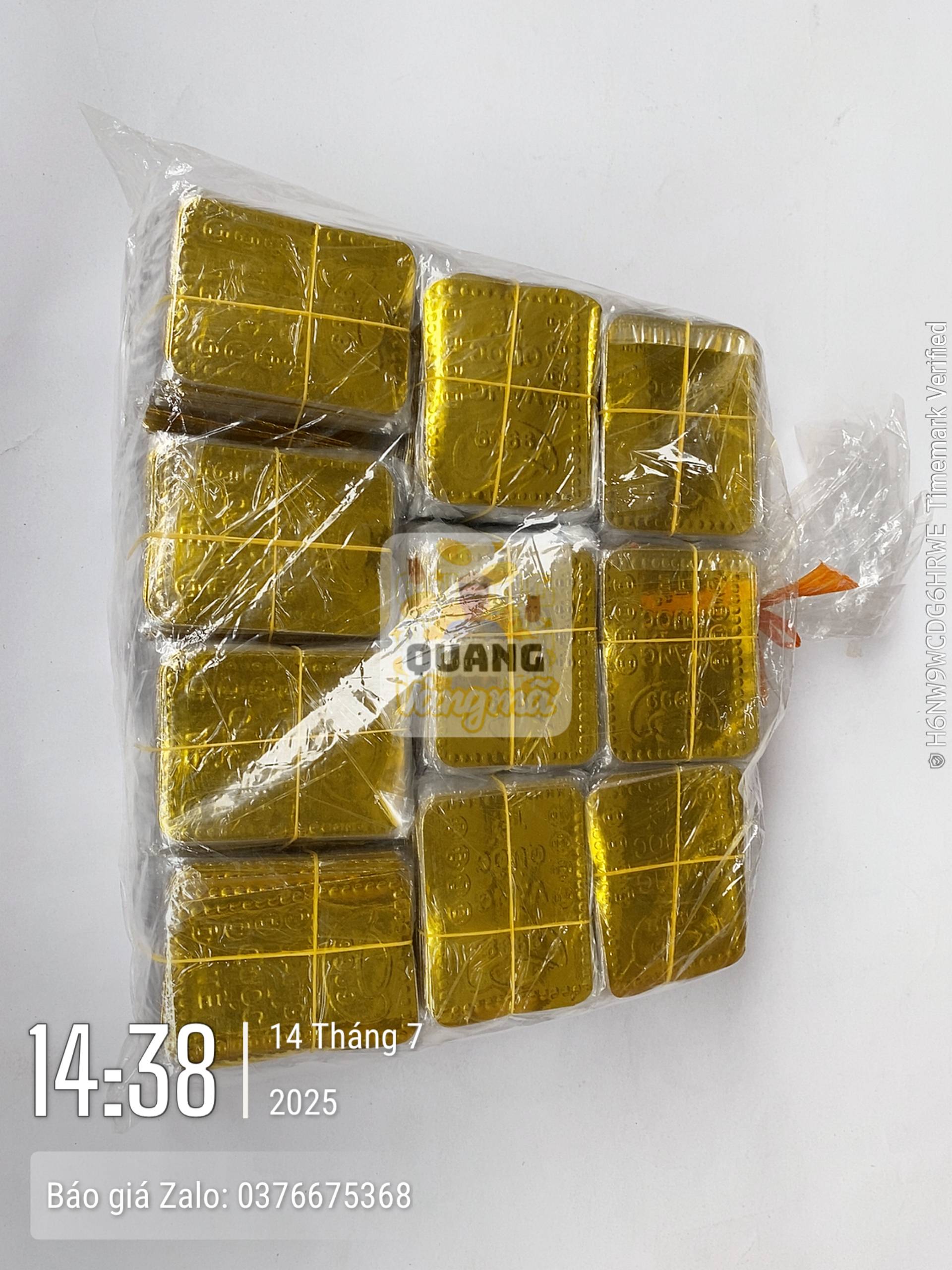 Vàng tổng hợp