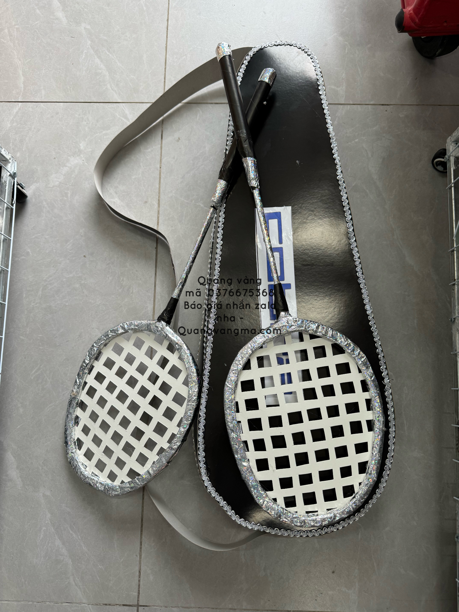 Vợt cầu lông sịn có túi đựng