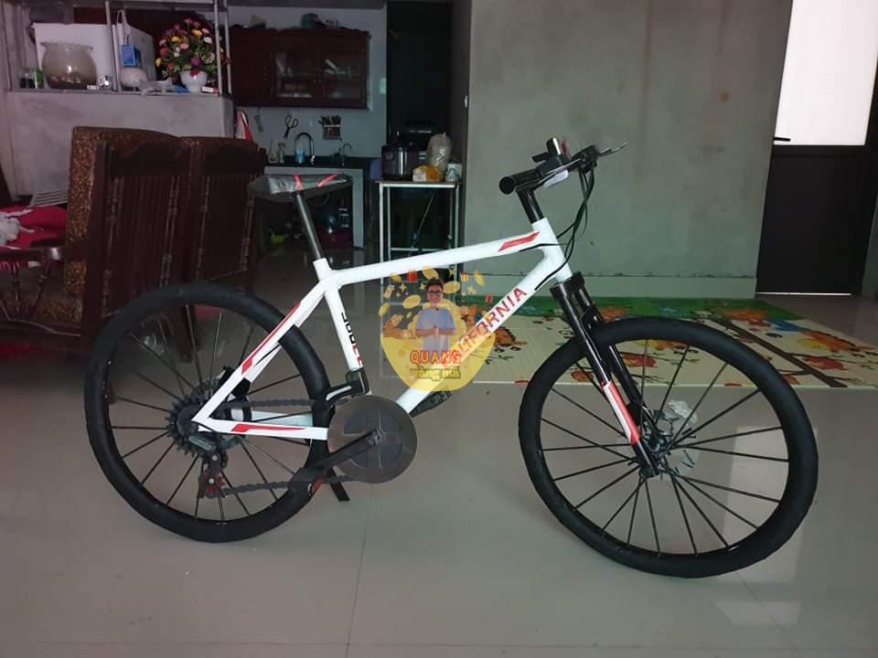 XE ĐẠP ĐUA