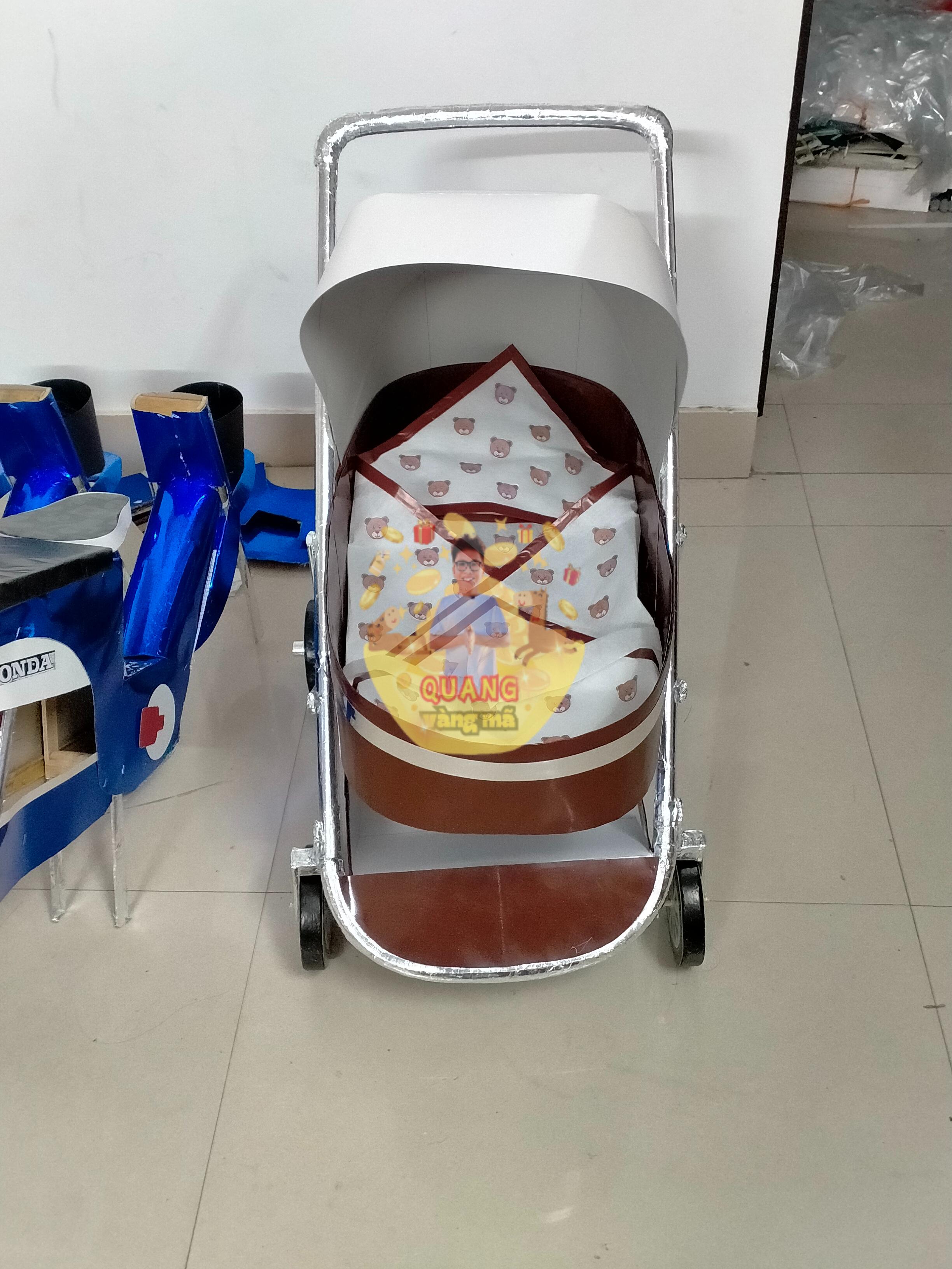 XE ĐẨY EM BÉ CÓ MÁI CHE