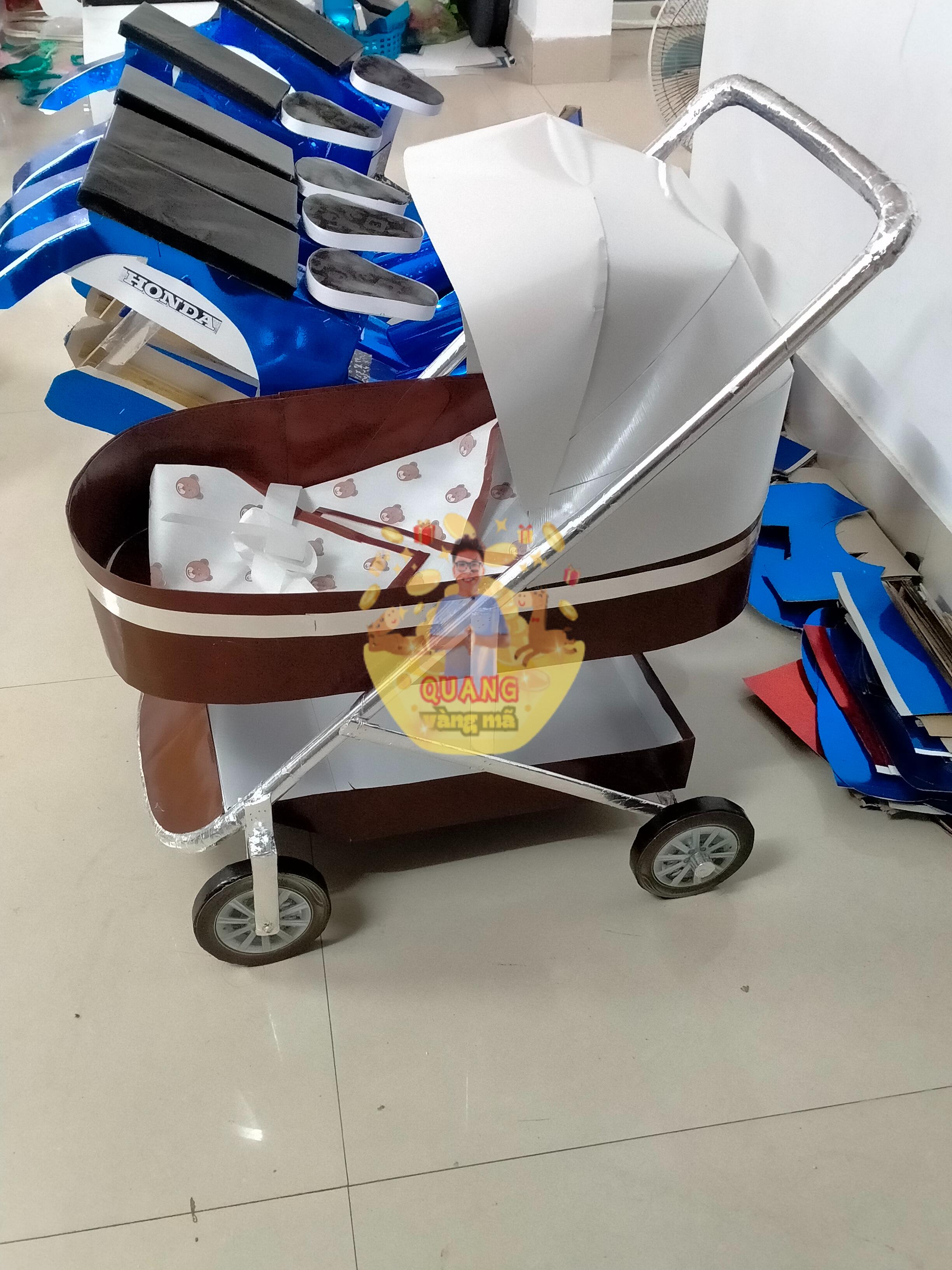 XE ĐẨY EM BÉ CÓ MÁI CHE