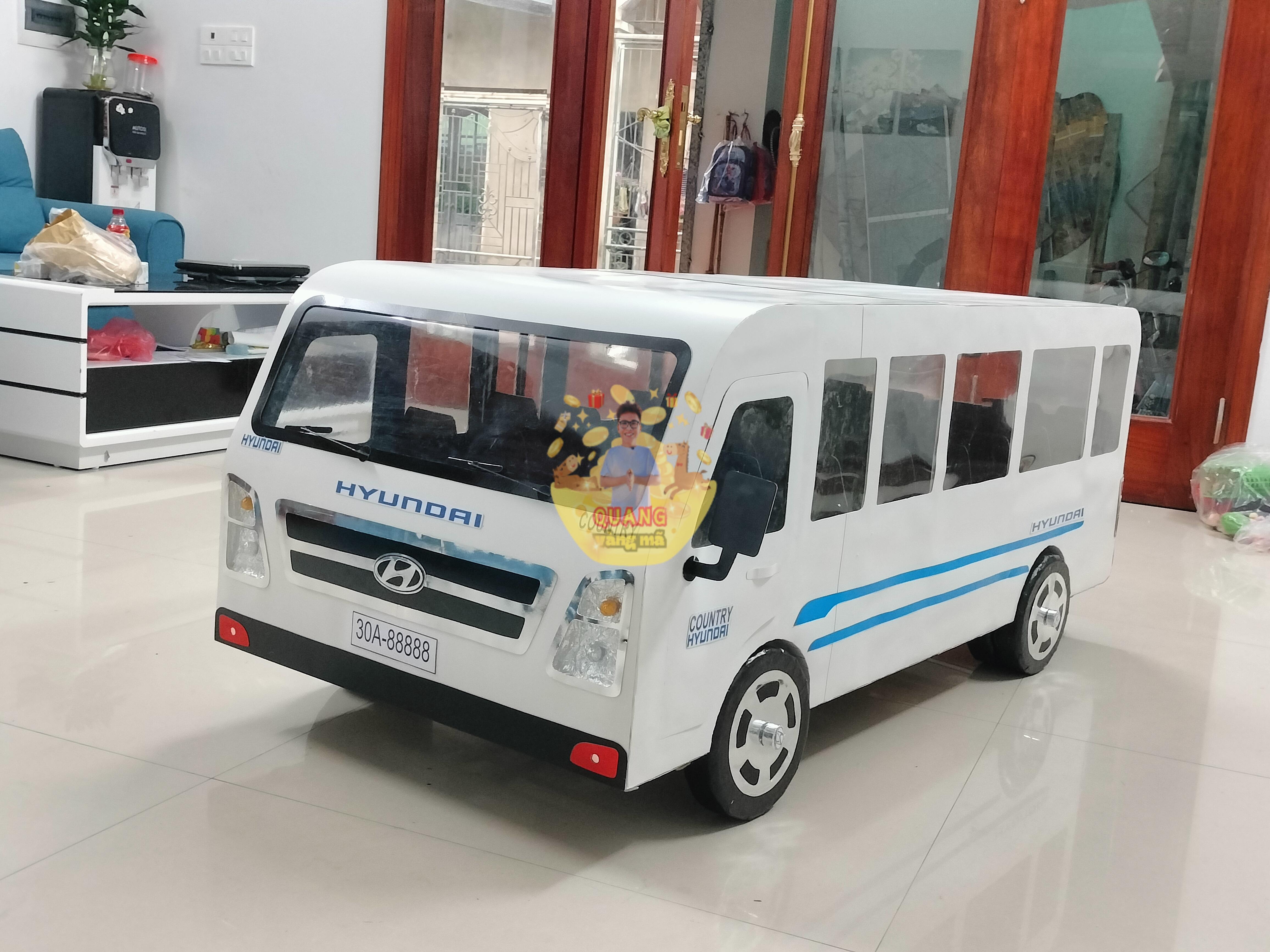 XE KHÁCH HYUNDAI