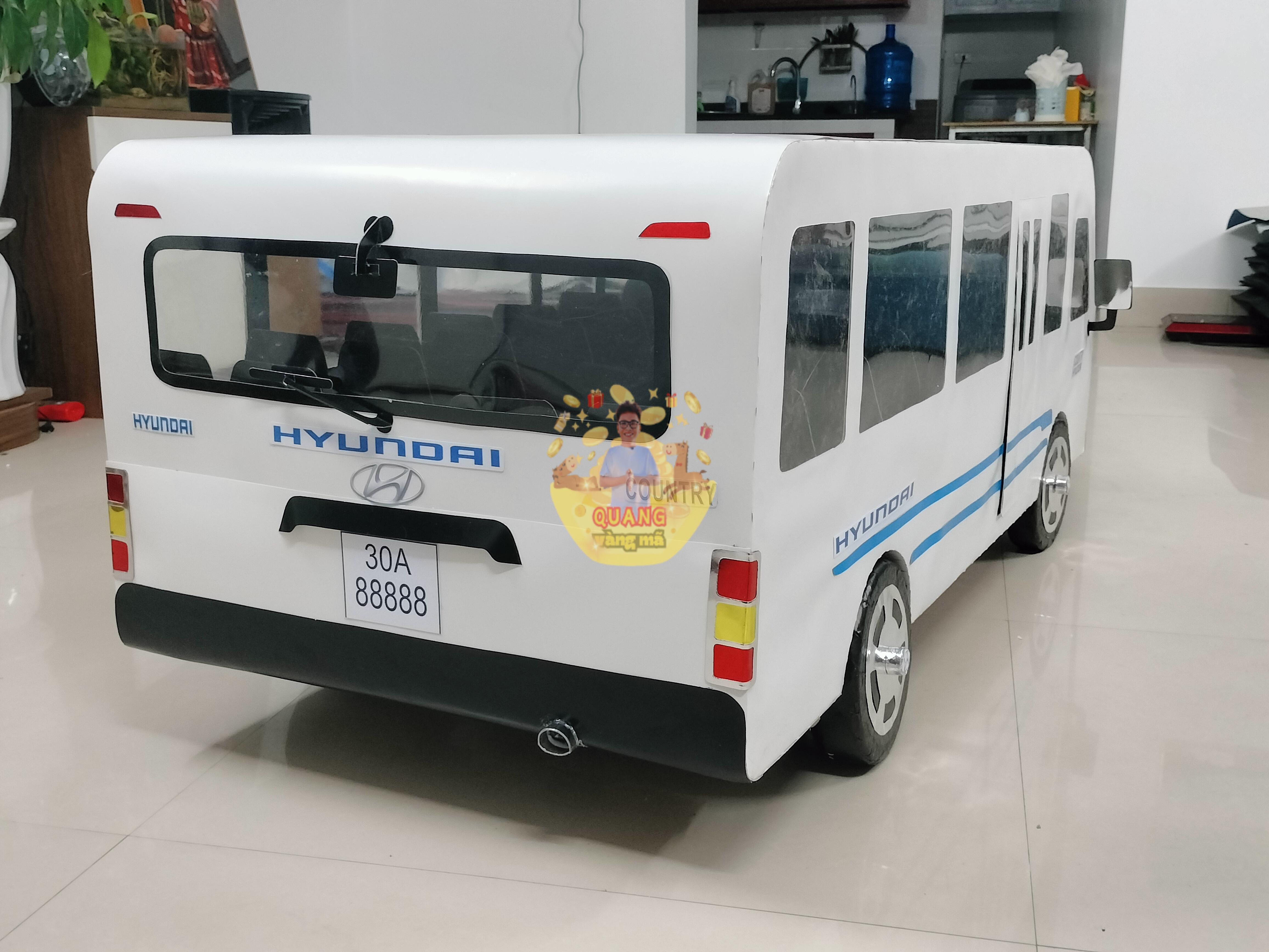 XE KHÁCH HYUNDAI