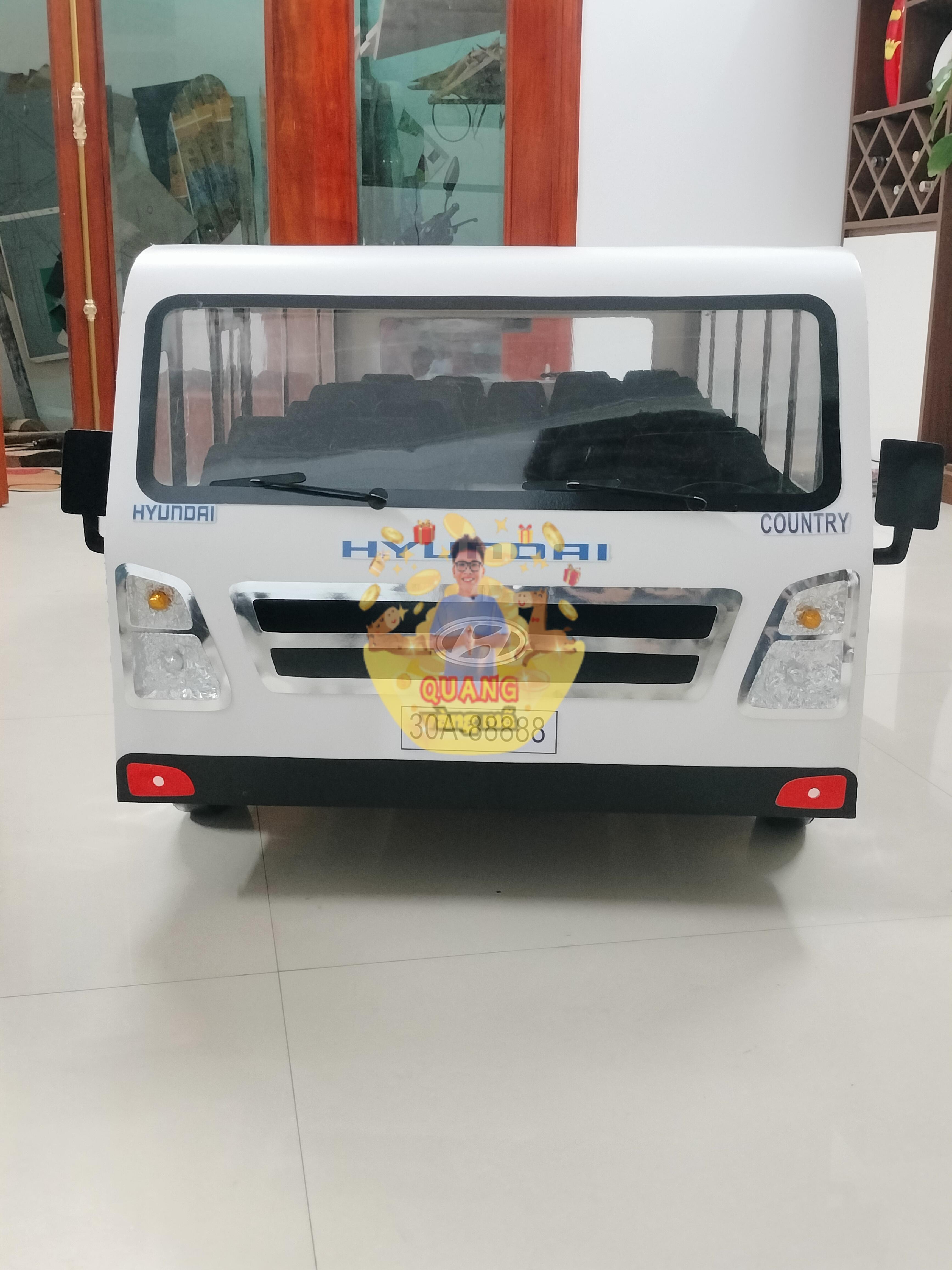 XE KHÁCH HYUNDAI