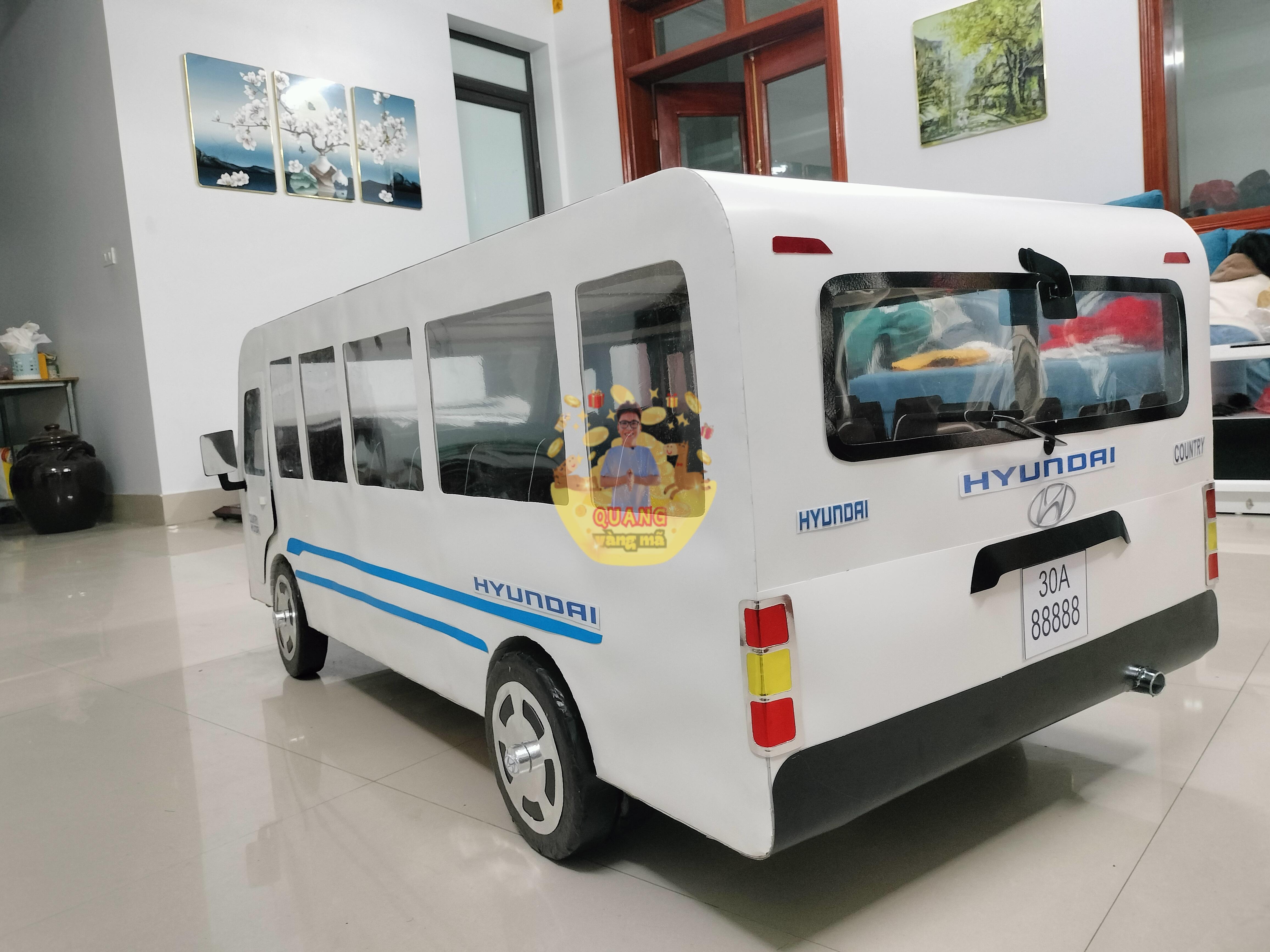 XE KHÁCH HYUNDAI