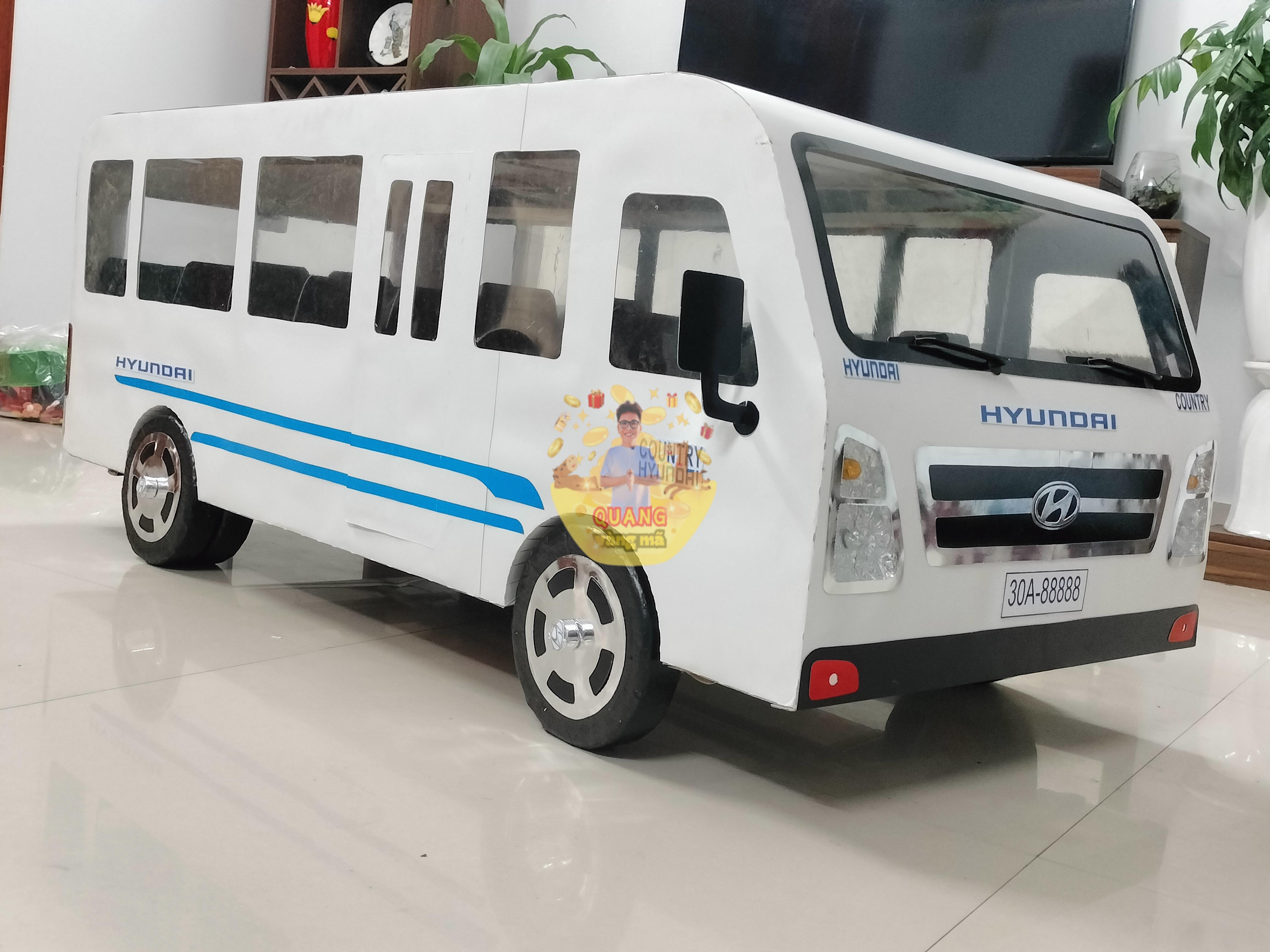 XE KHÁCH HYUNDAI