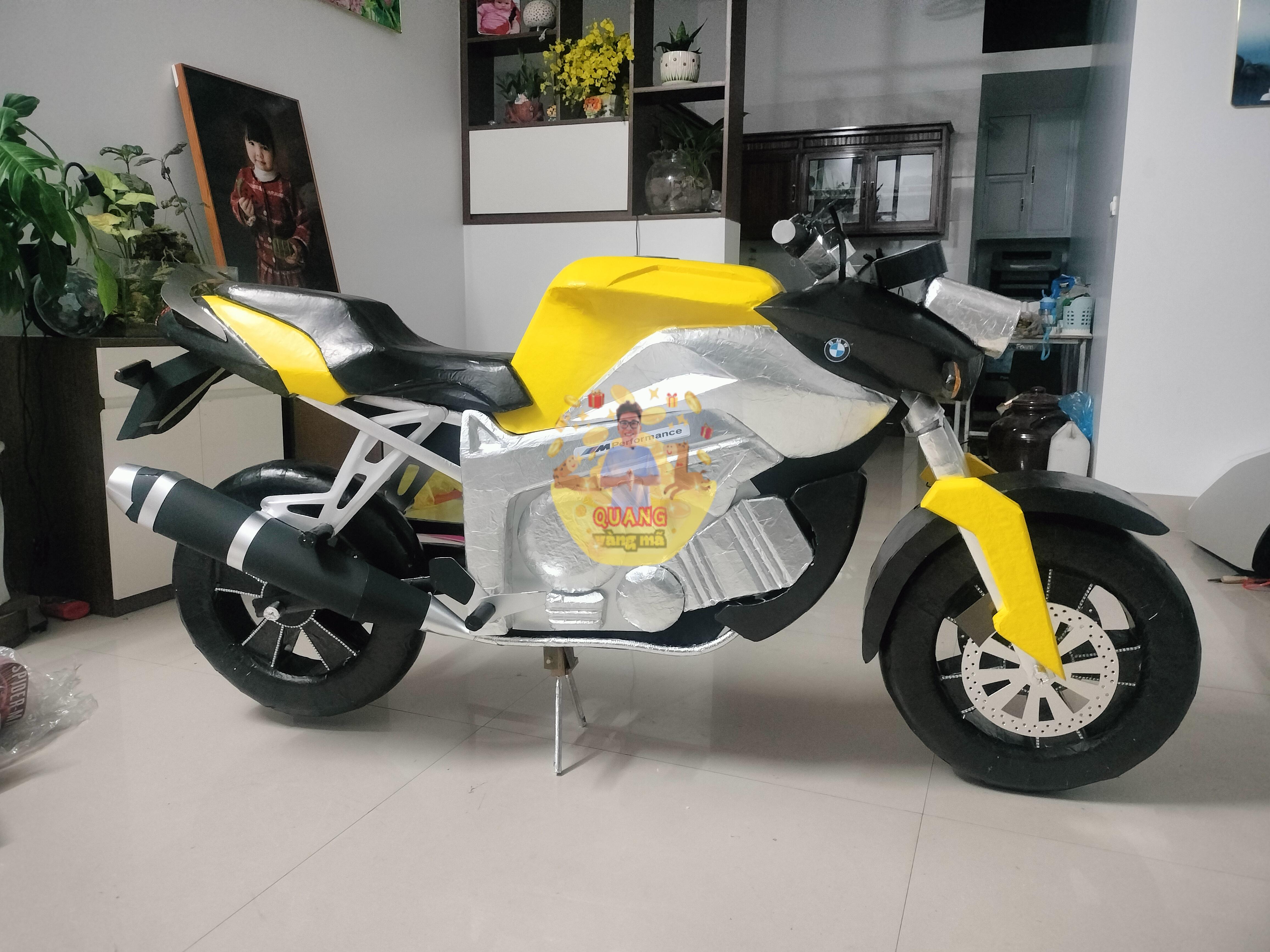 XE MOTO VÀNG BMW