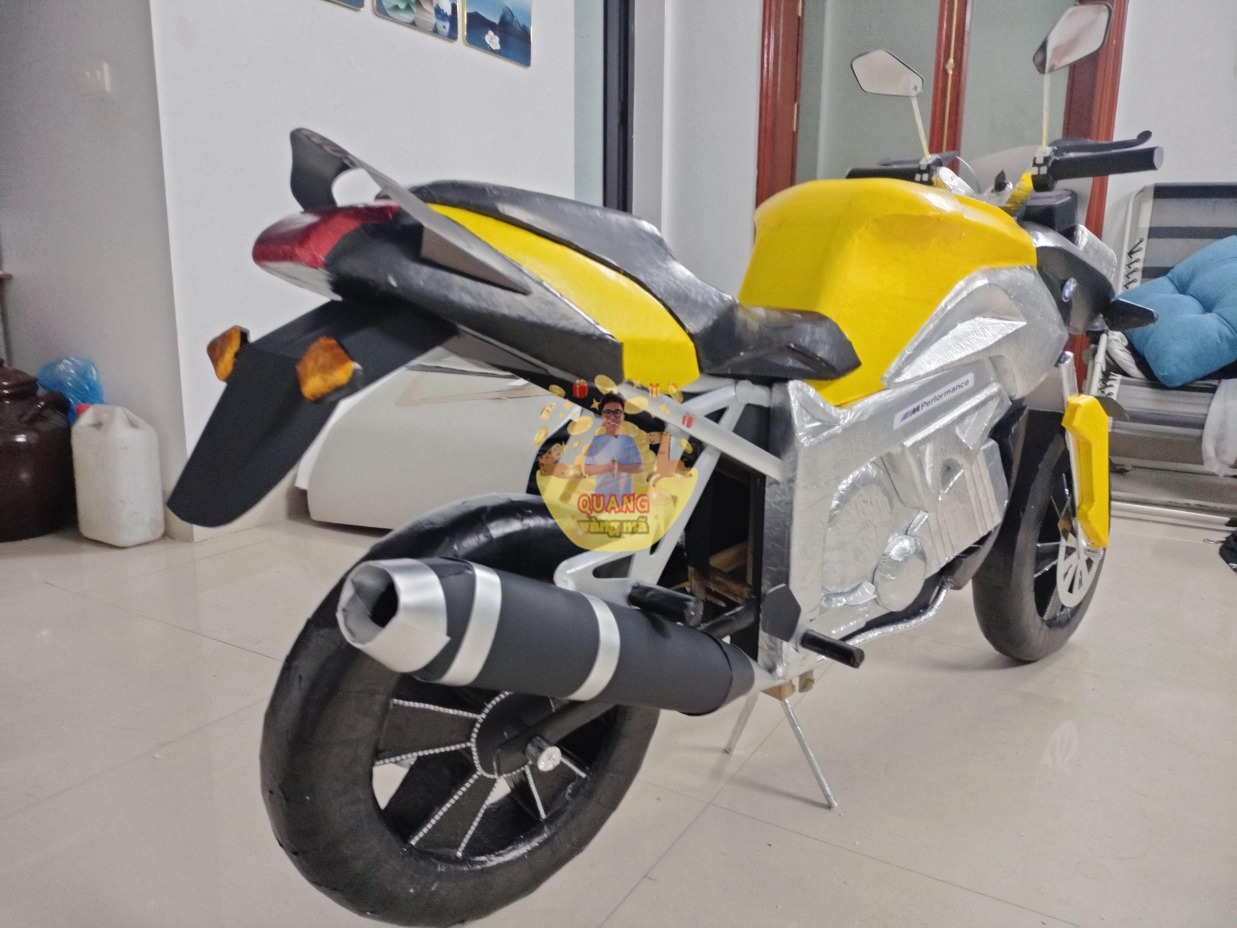 XE MOTO VÀNG BMW