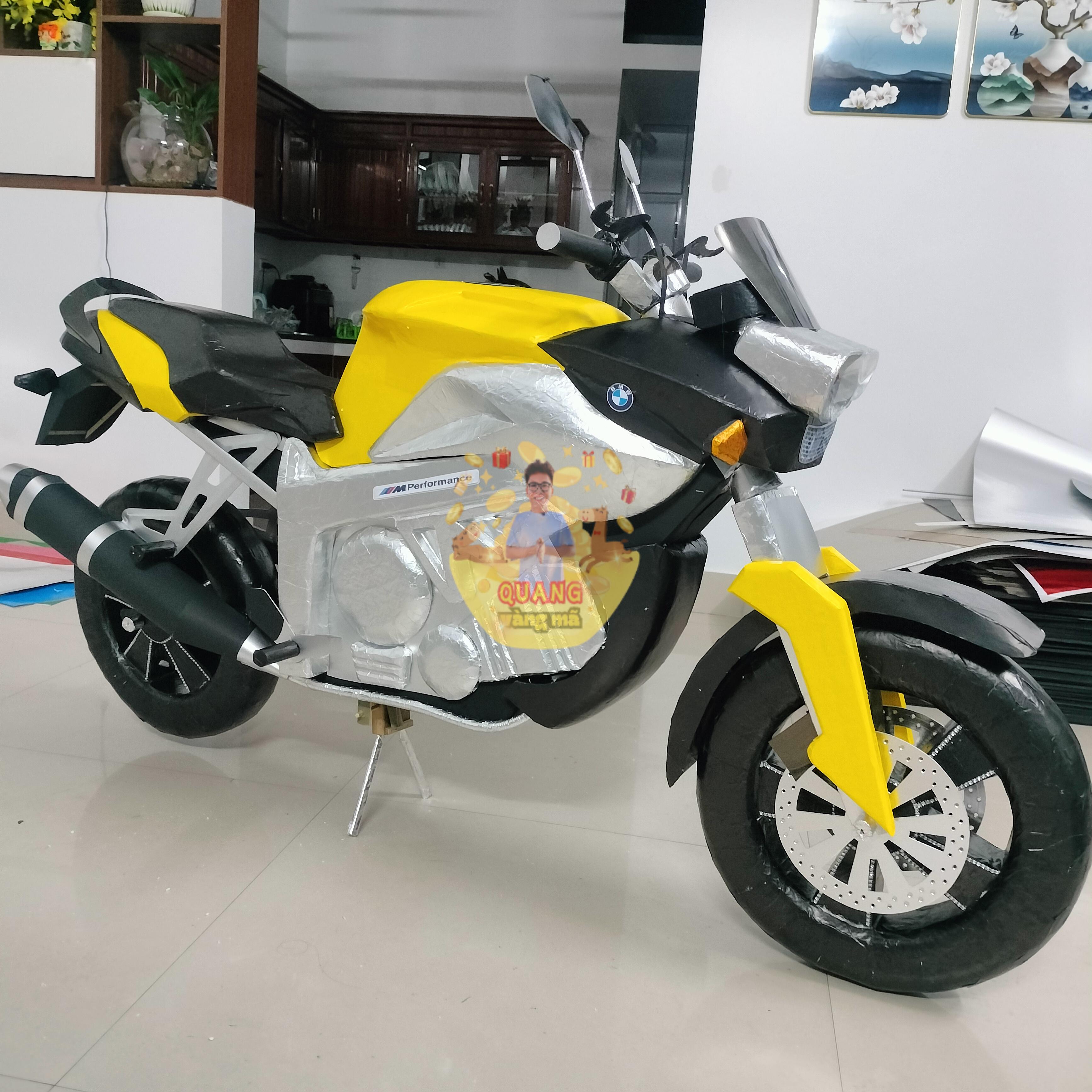 XE MOTO VÀNG BMW