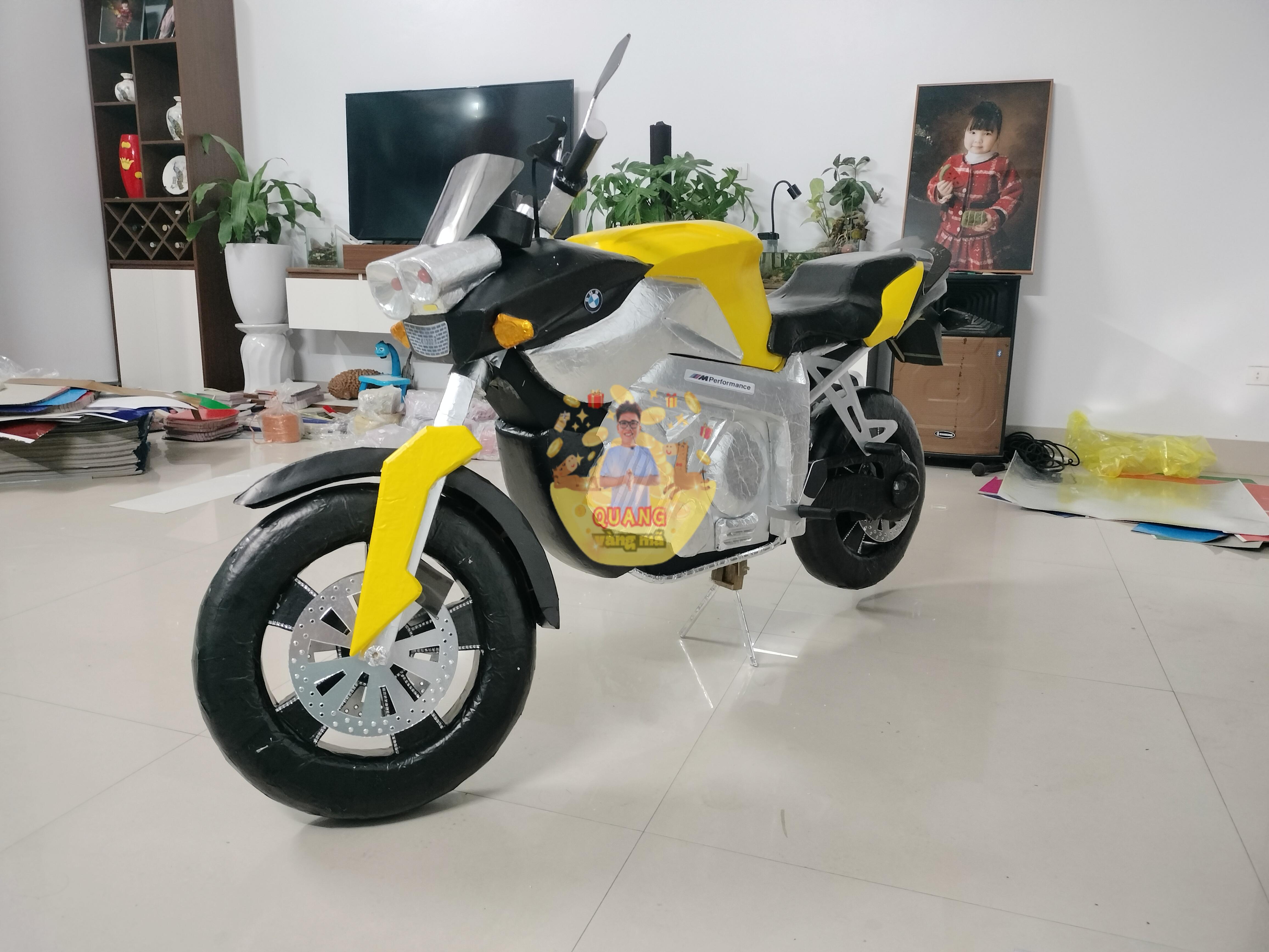 XE MOTO VÀNG BMW