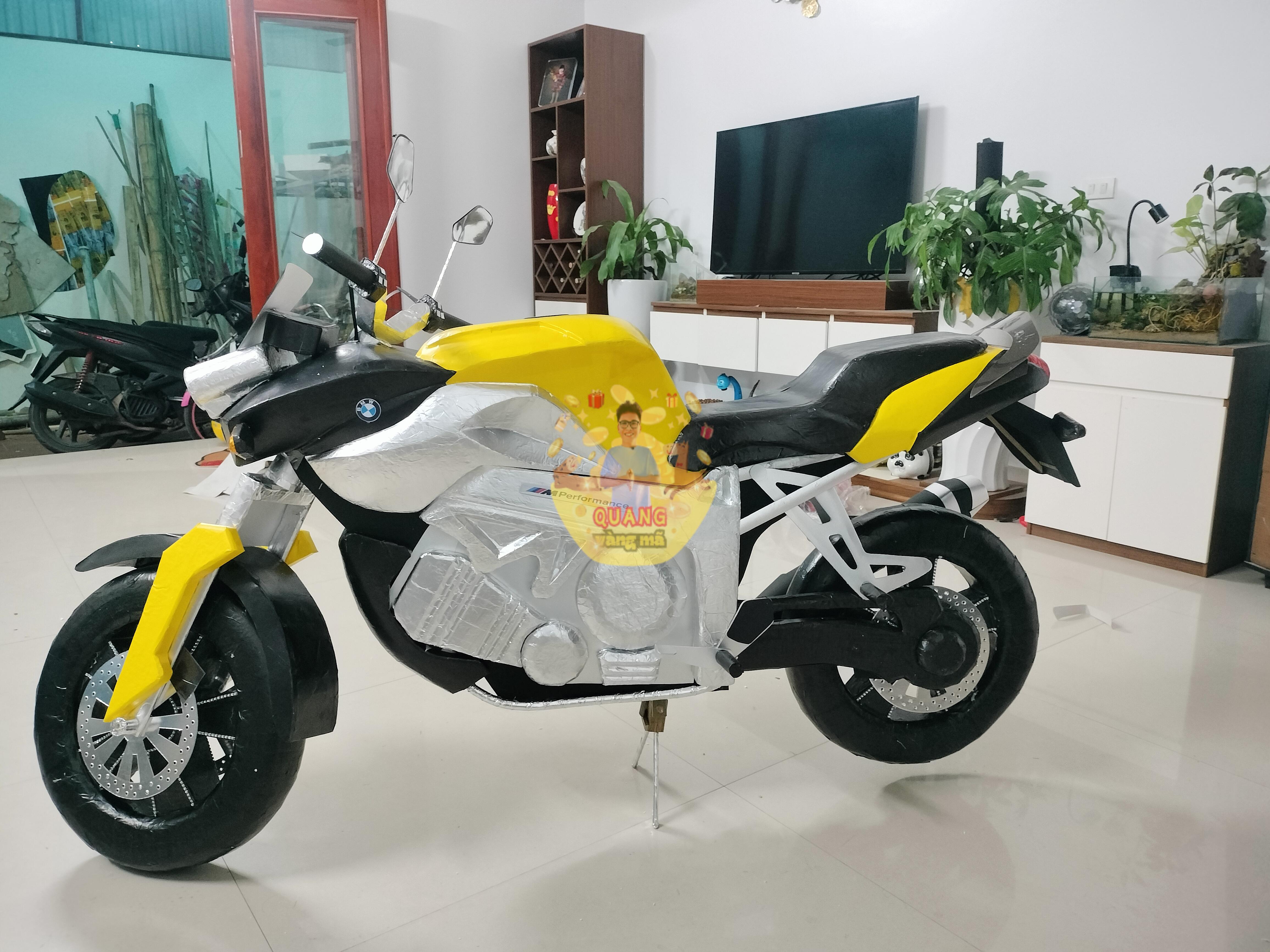 XE MOTO VÀNG BMW