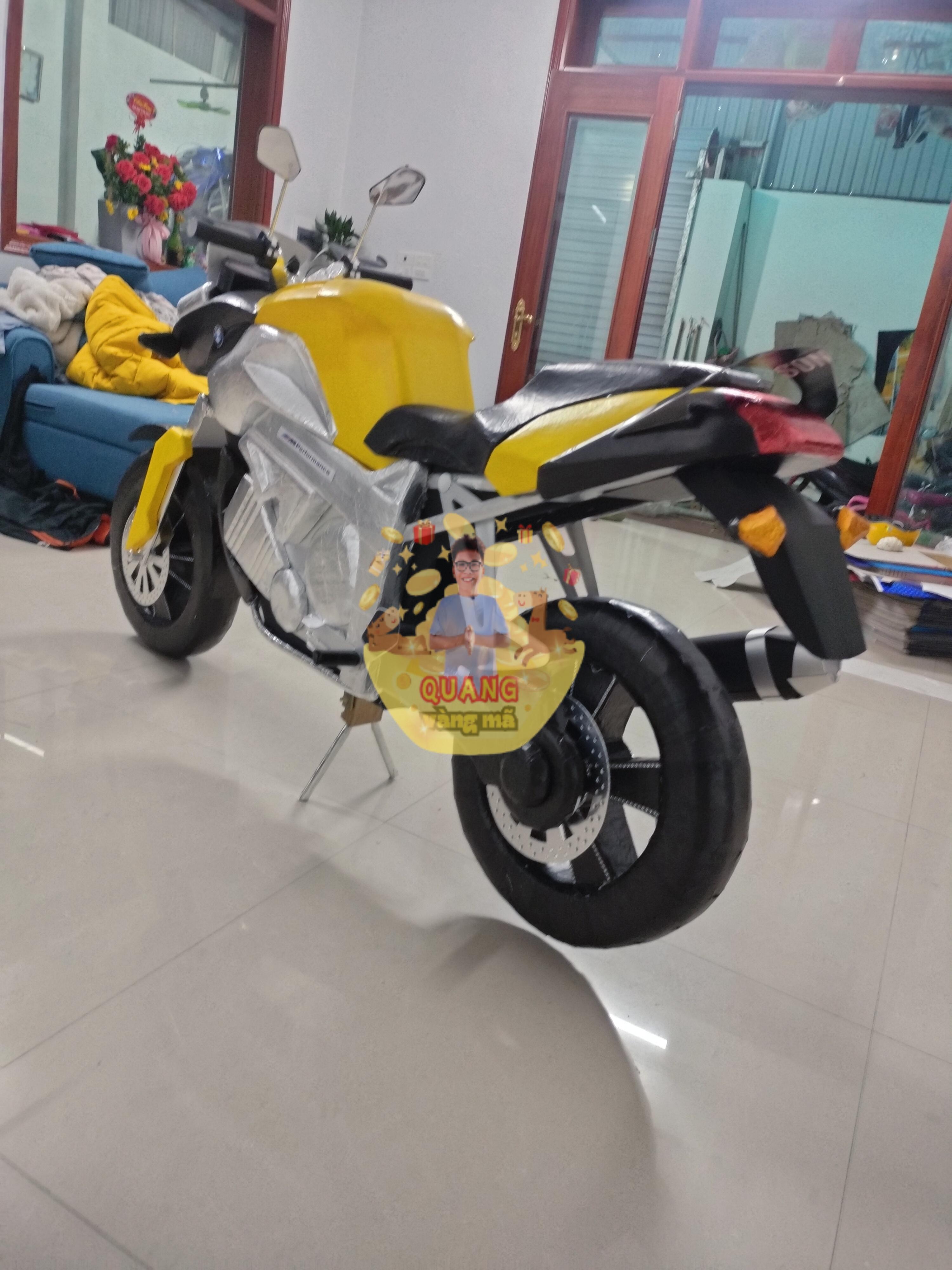XE MOTO VÀNG BMW
