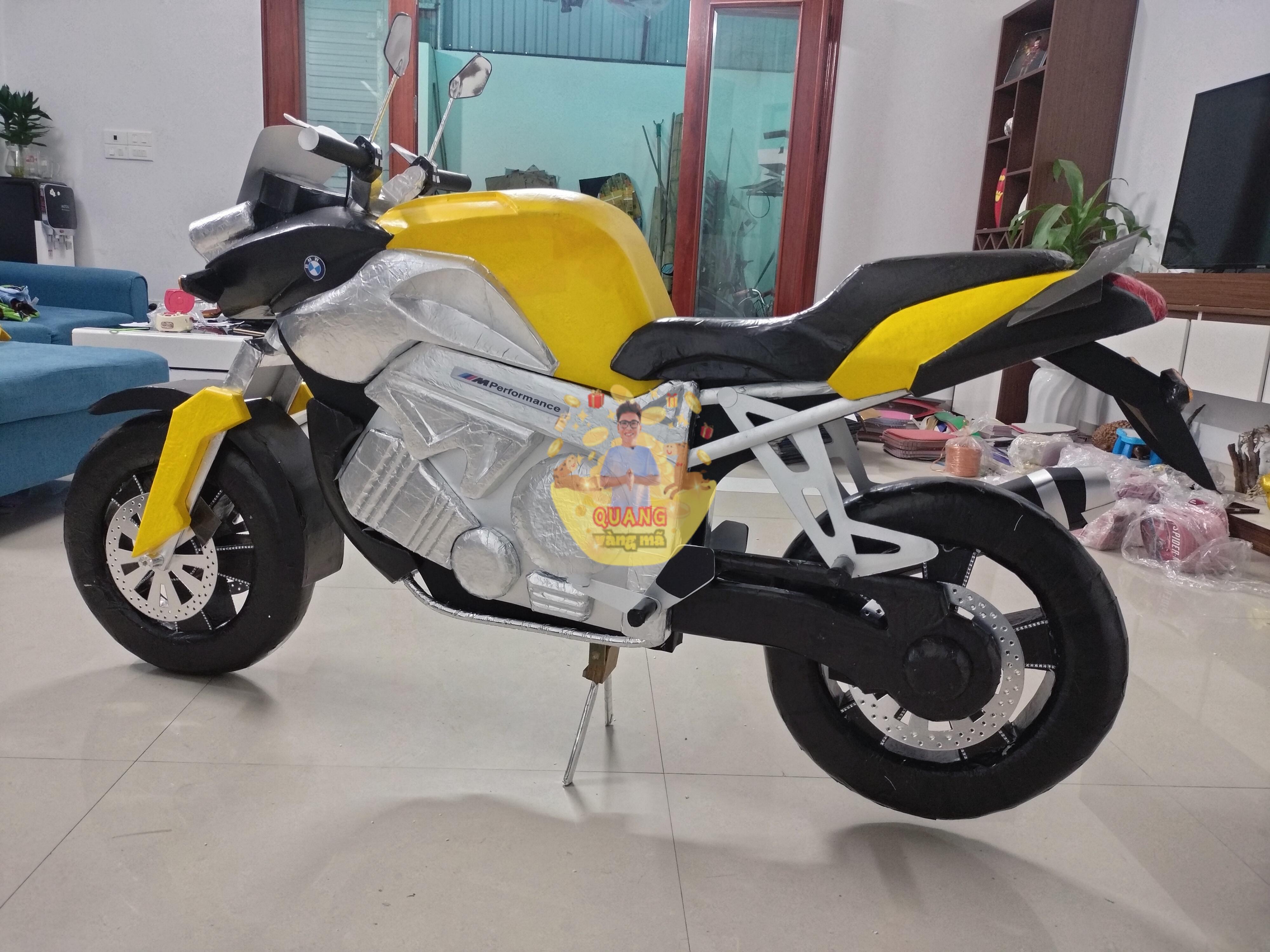 XE MOTO VÀNG BMW