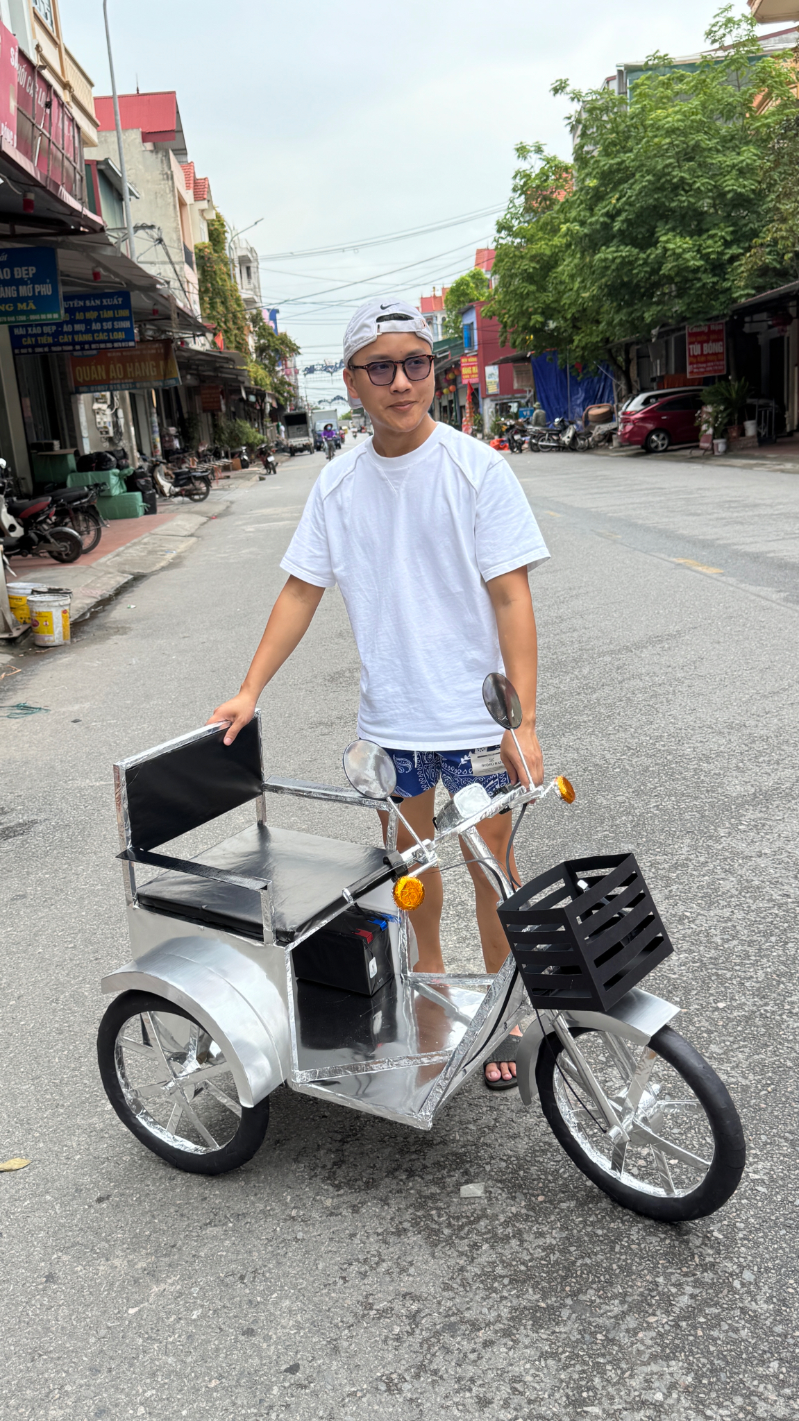 Xe 3 bánh khuyết tật