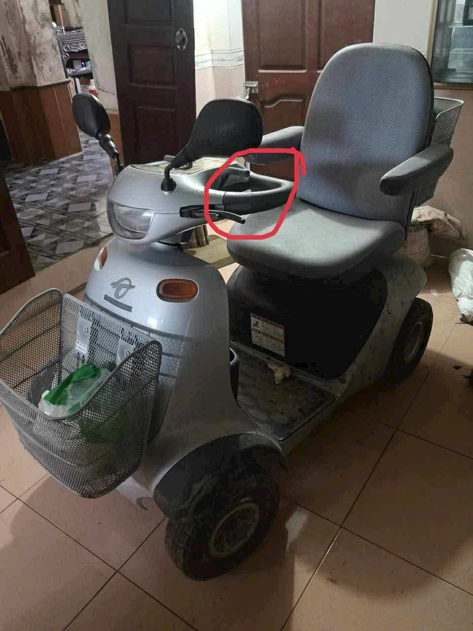 Xe 3 bánh máy